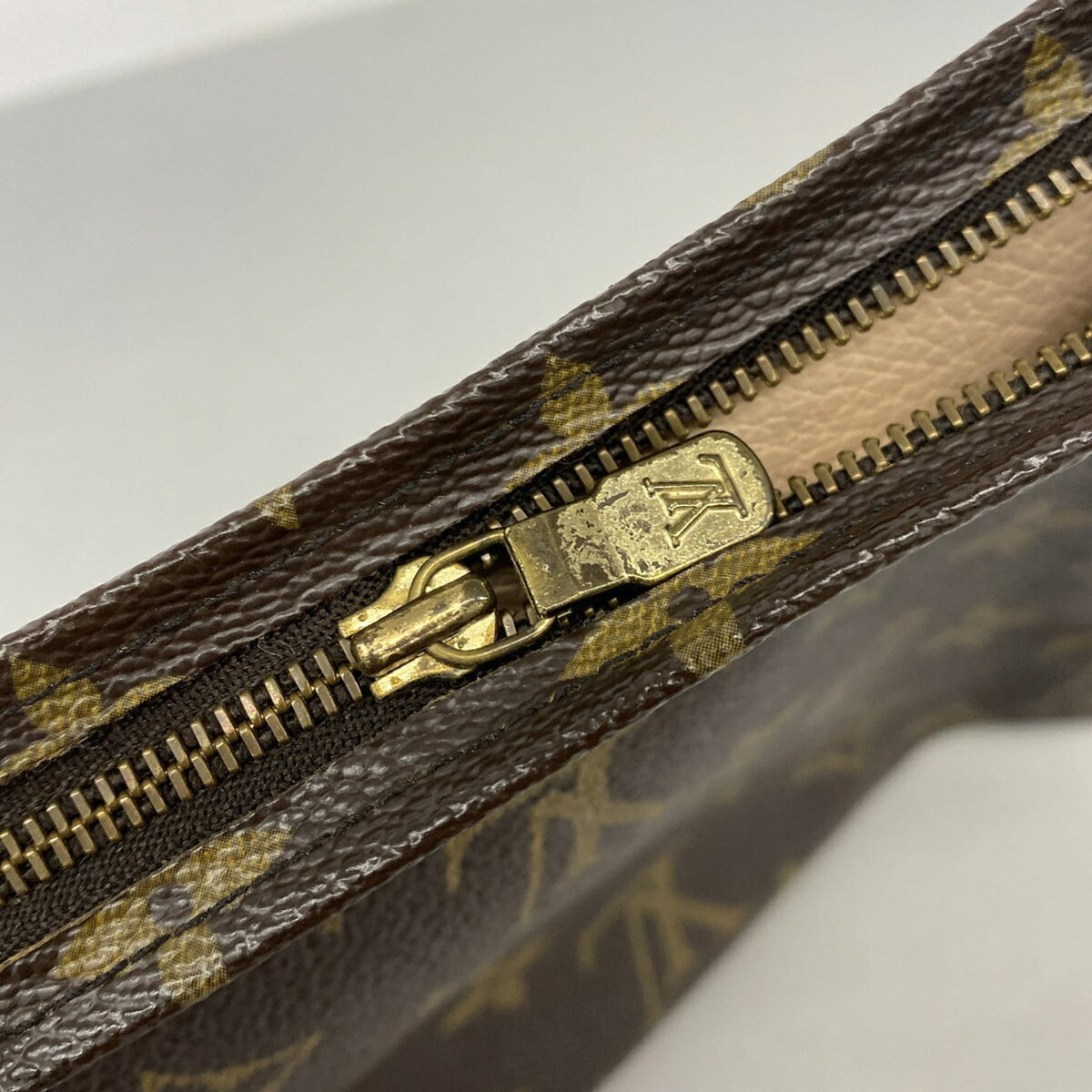 Louis Vuitton Brown Pouch (Pre-Owned)