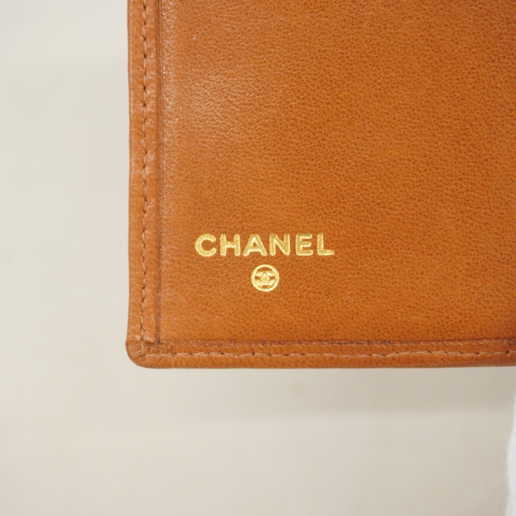 Chanel Brown Leather Wallet (Bi-Fold) (Pre-Owned)
