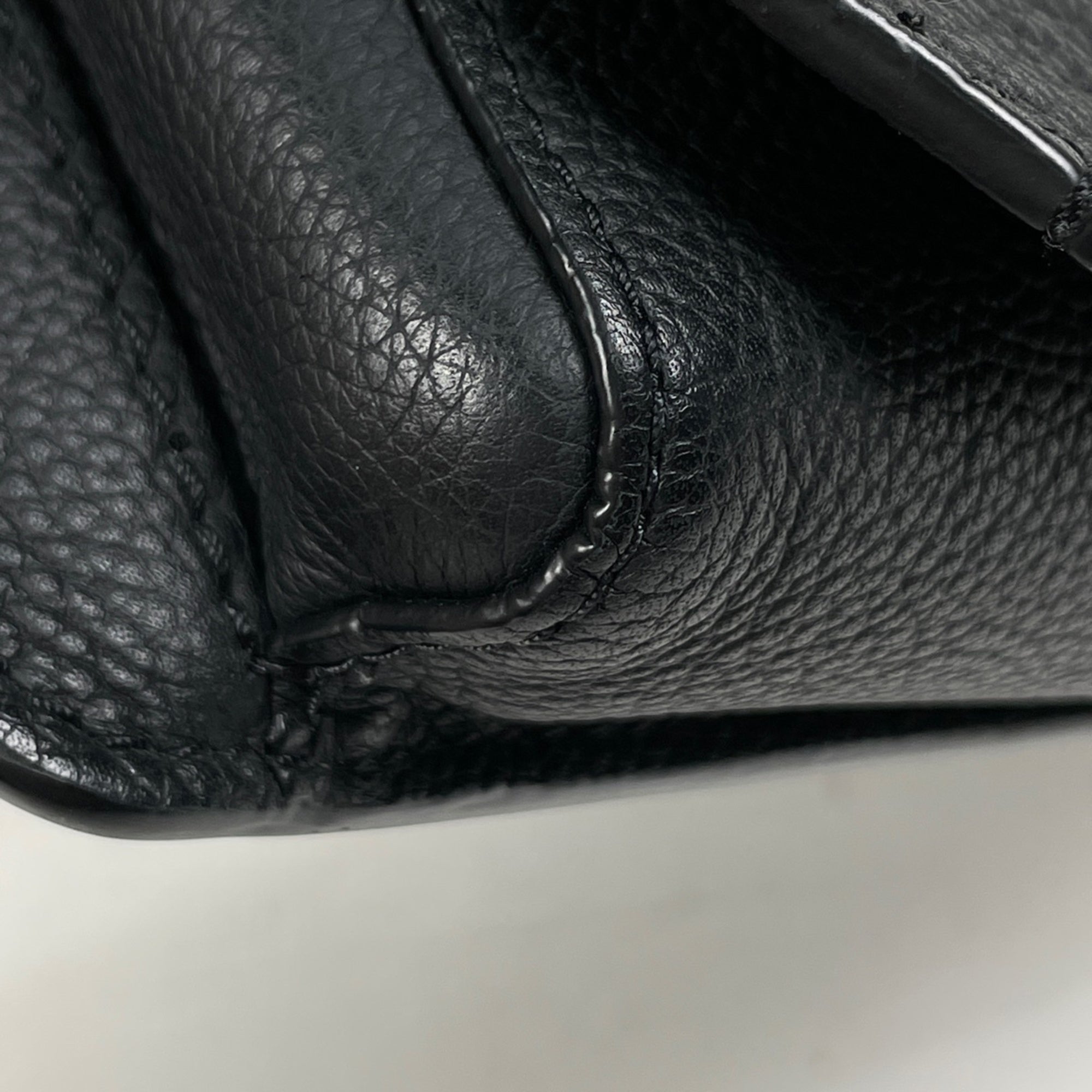 Louis Vuitton Black Noir Leather Shoulder Bag Sling Bag (Pre-Owned)