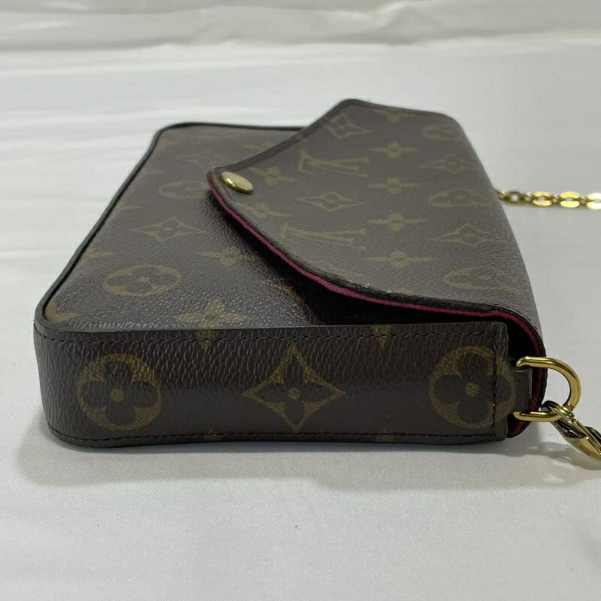 Louis Vuitton Brown Shoulder Bag (Pre-Owned)