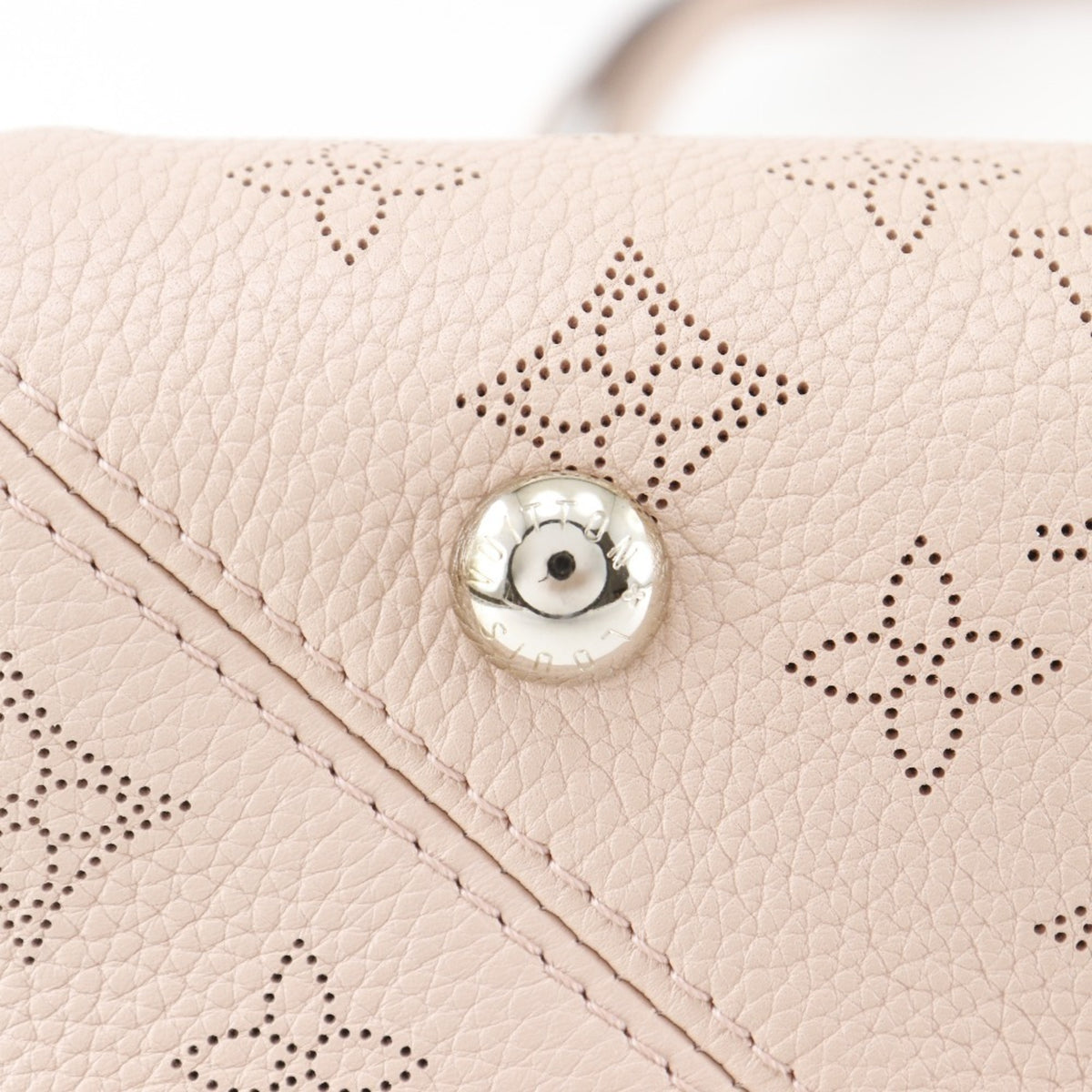 Louis Vuitton Magnolia Pink Monogram Mahina Leather Tote Bag (Pre-Owned)