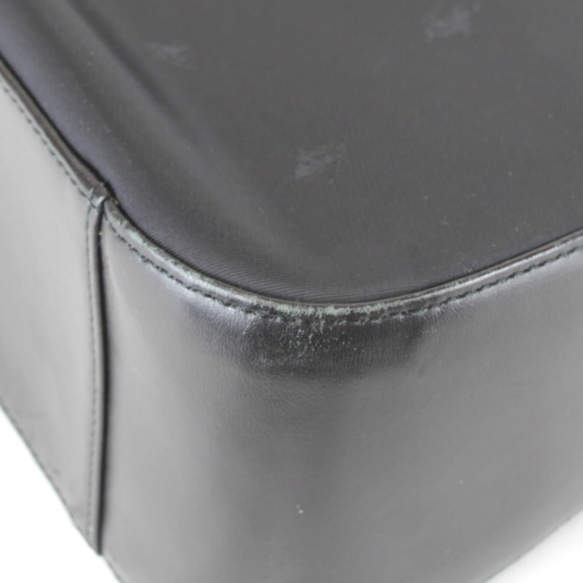 Burberry Black Nylon Leather Shoulder Bag (Pre-Owned)