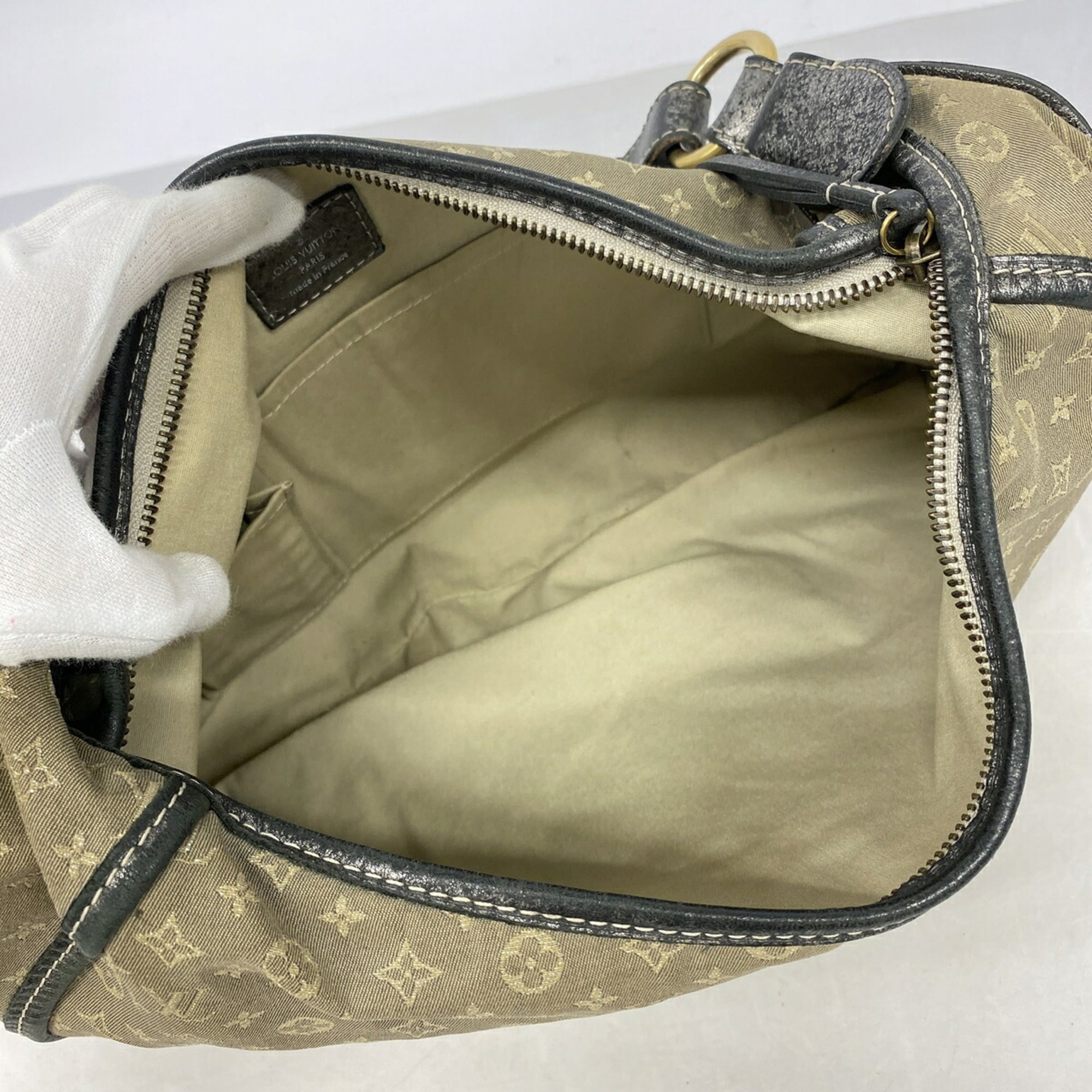 Louis Vuitton Platine Shoulder Bag (Pre-Owned)