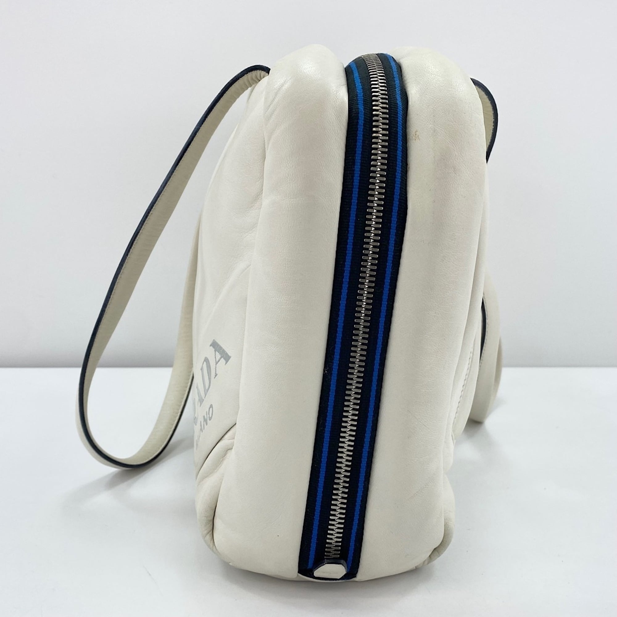 Prada White Shoulder Bag (Pre-Owned)