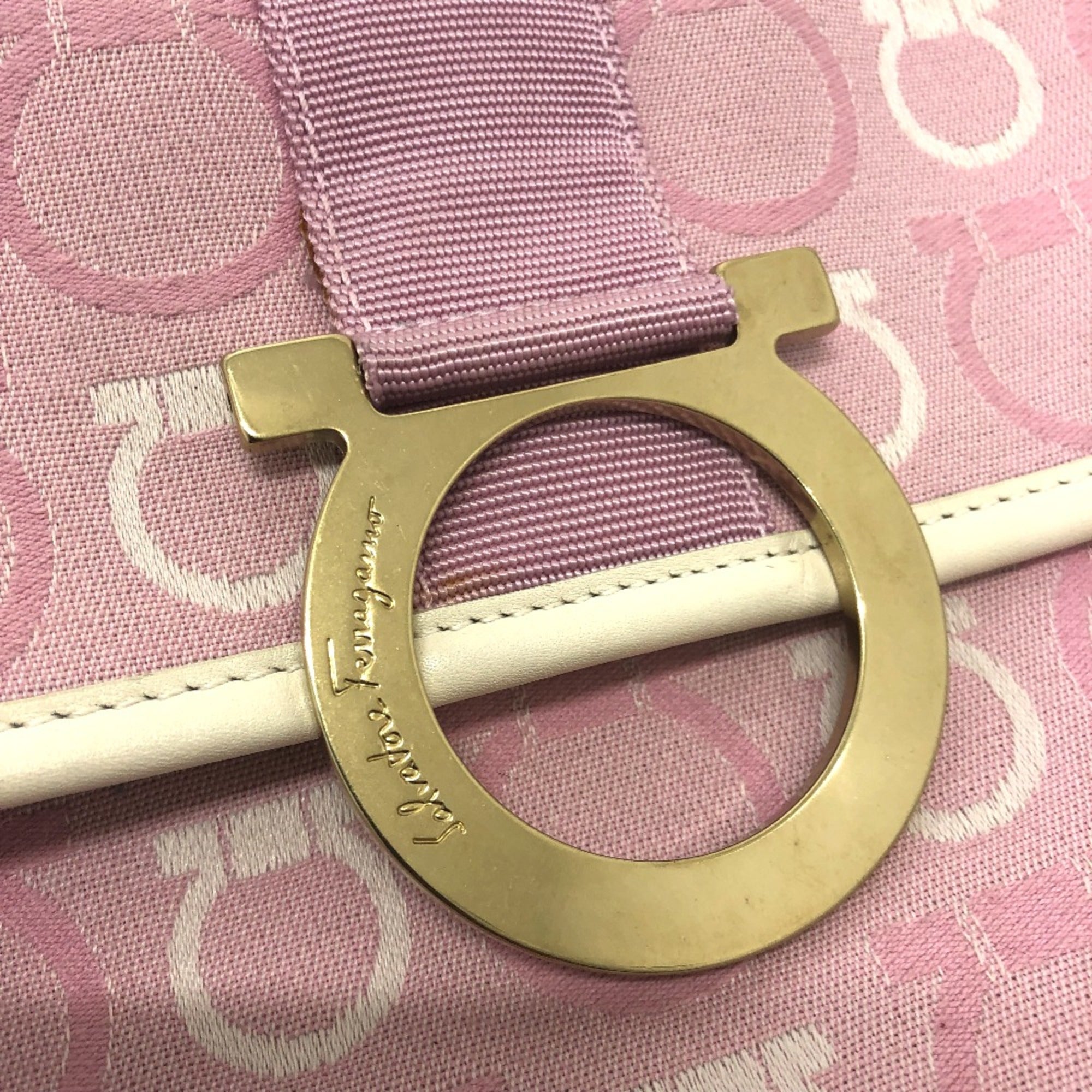 Salvatore Ferragamo Pink Cloth Shoulder Bag (Pre-Owned)