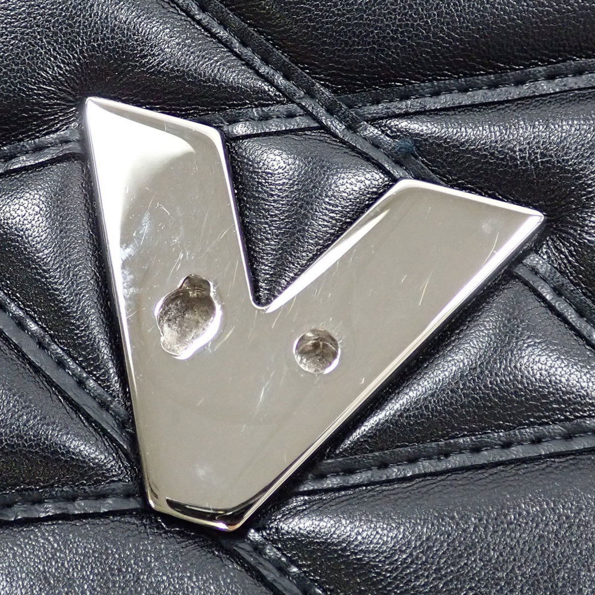 Louis Vuitton Black Noir Leather Shoulder Bag (Pre-Owned)