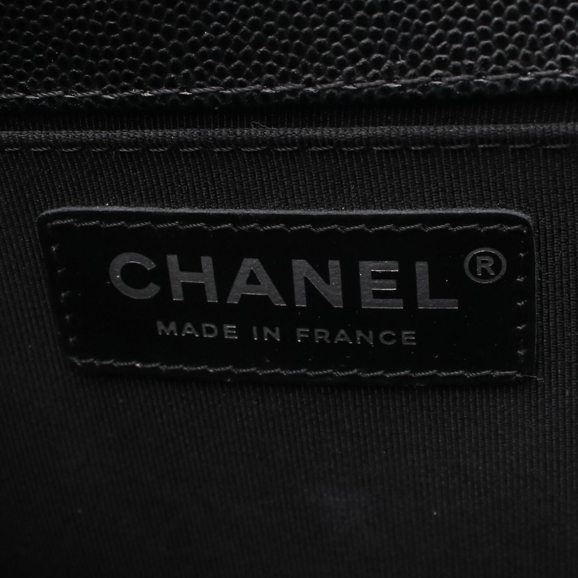Chanel Boy Chanel Black Grained Calfskin Handbag Shoulder Bag (Pre-Owned)