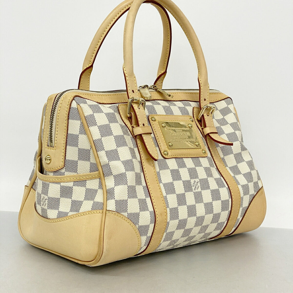 Louis Vuitton White Handbag (Pre-Owned)