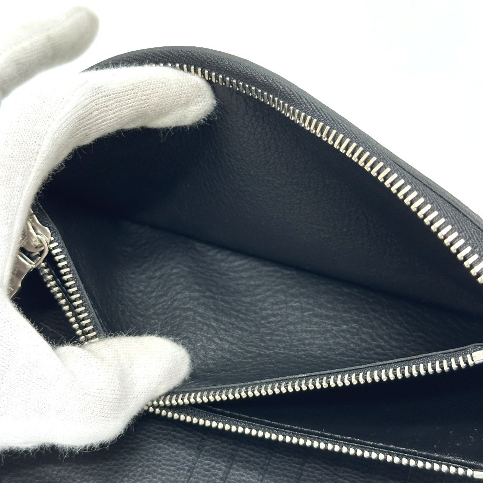Louis Vuitton Black Long Wallet (Bi-Fold) (Pre-Owned)