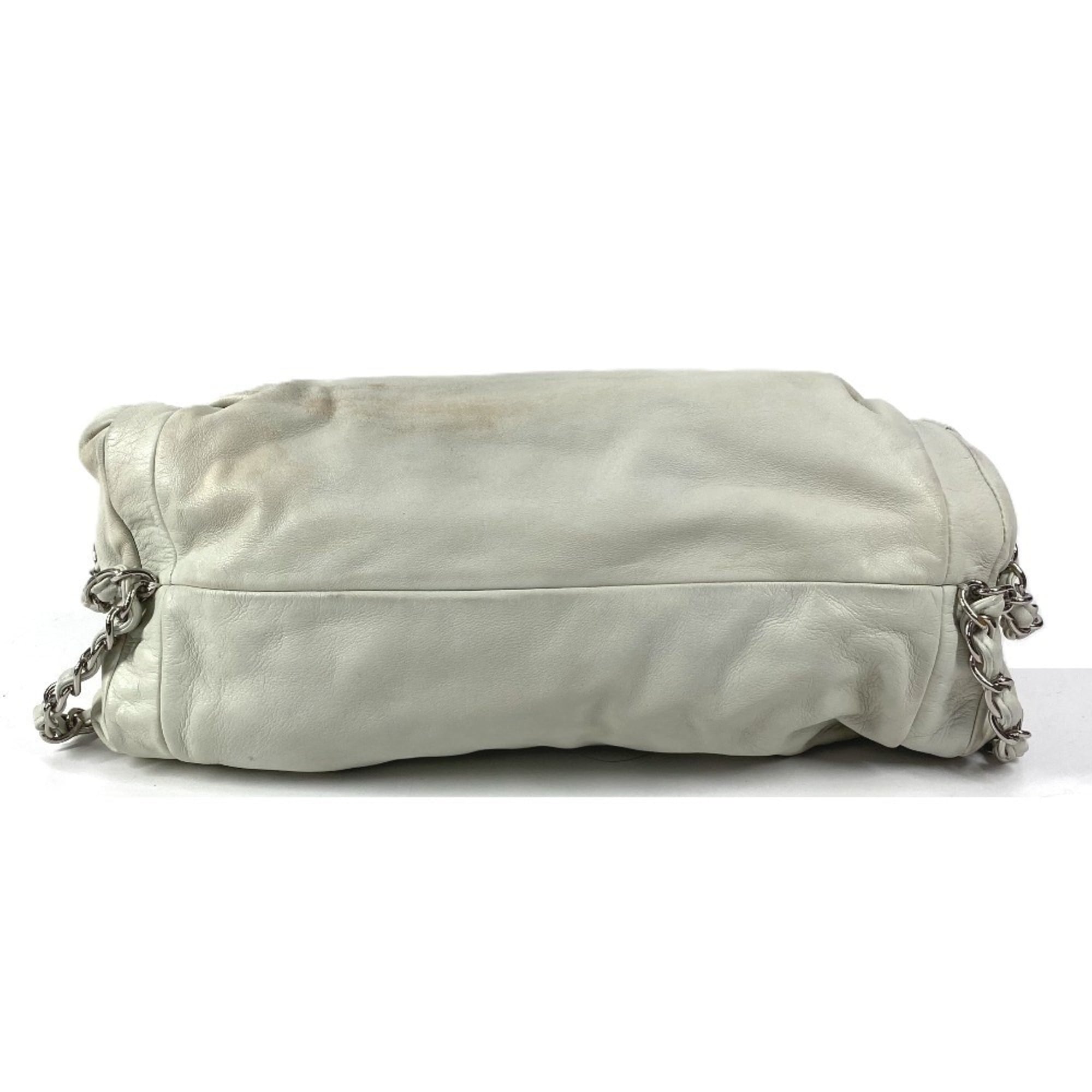 Chanel White Leather Shoulder Bag Tote Bag (Pre-Owned)