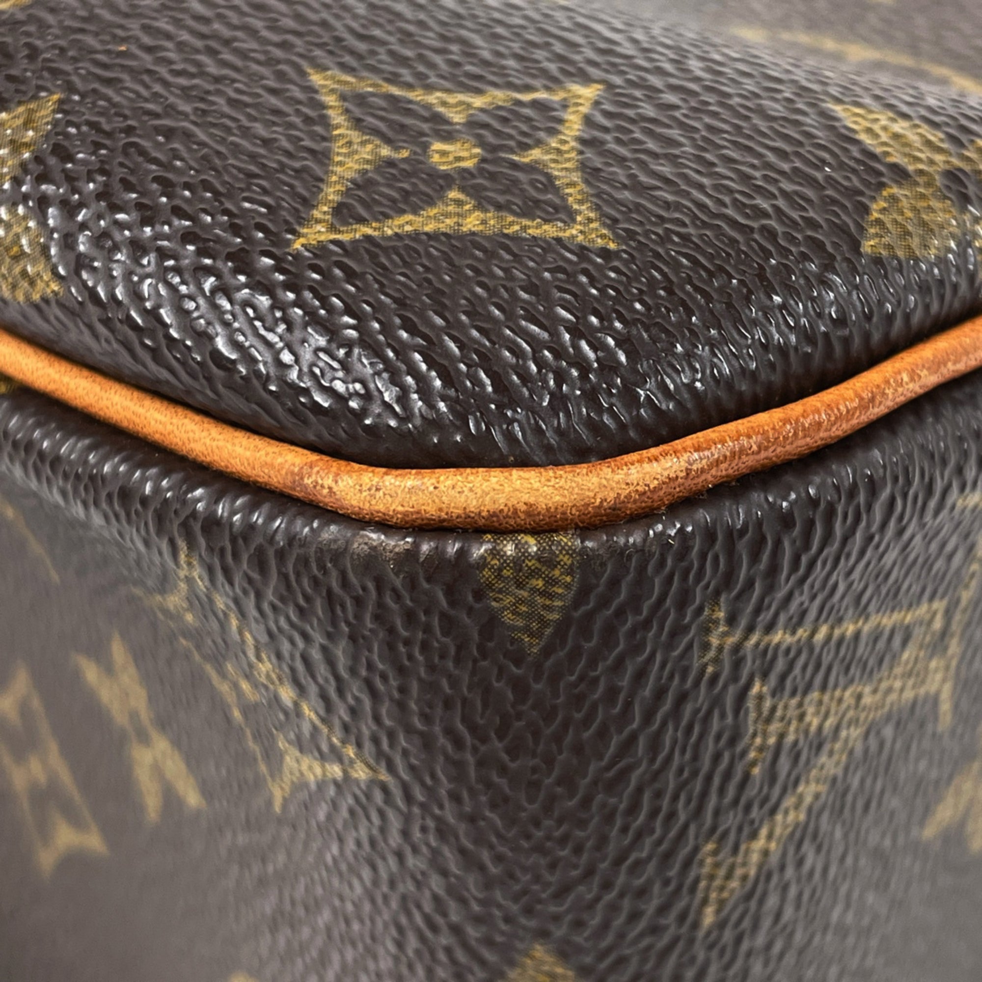 Louis Vuitton Brown Monogram Monogram Shoulder Bag (Pre-Owned)