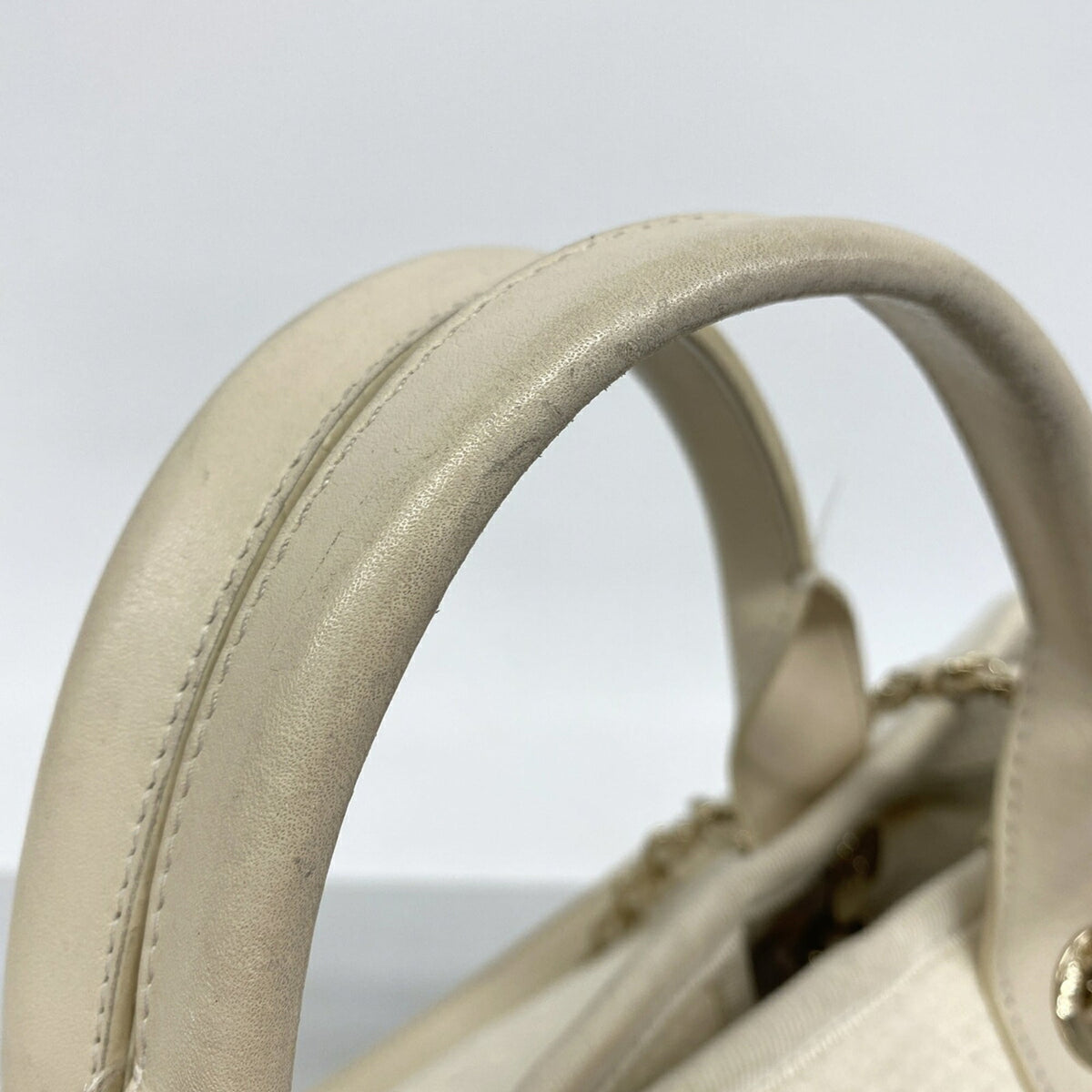 Chanel White Canvas Tote Bag (Pre-Owned)