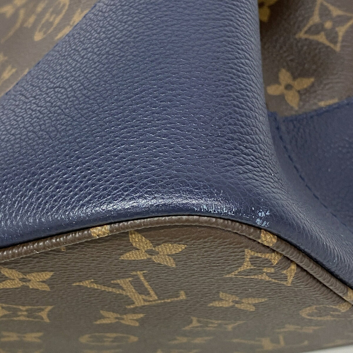 Louis Vuitton Brown Navy Tote Bag (Pre-Owned)