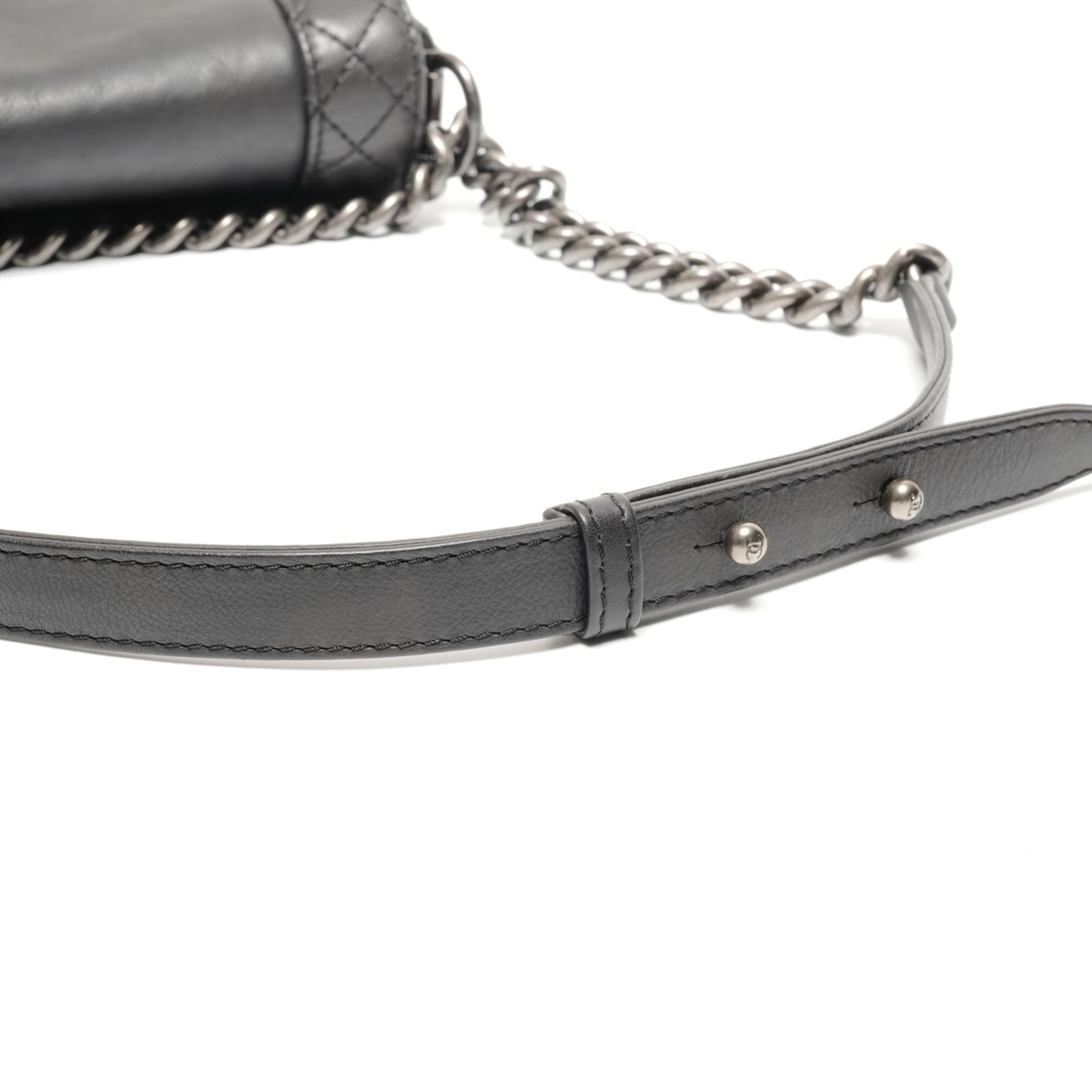 Chanel Black Shoulder Bag (Pre-Owned)