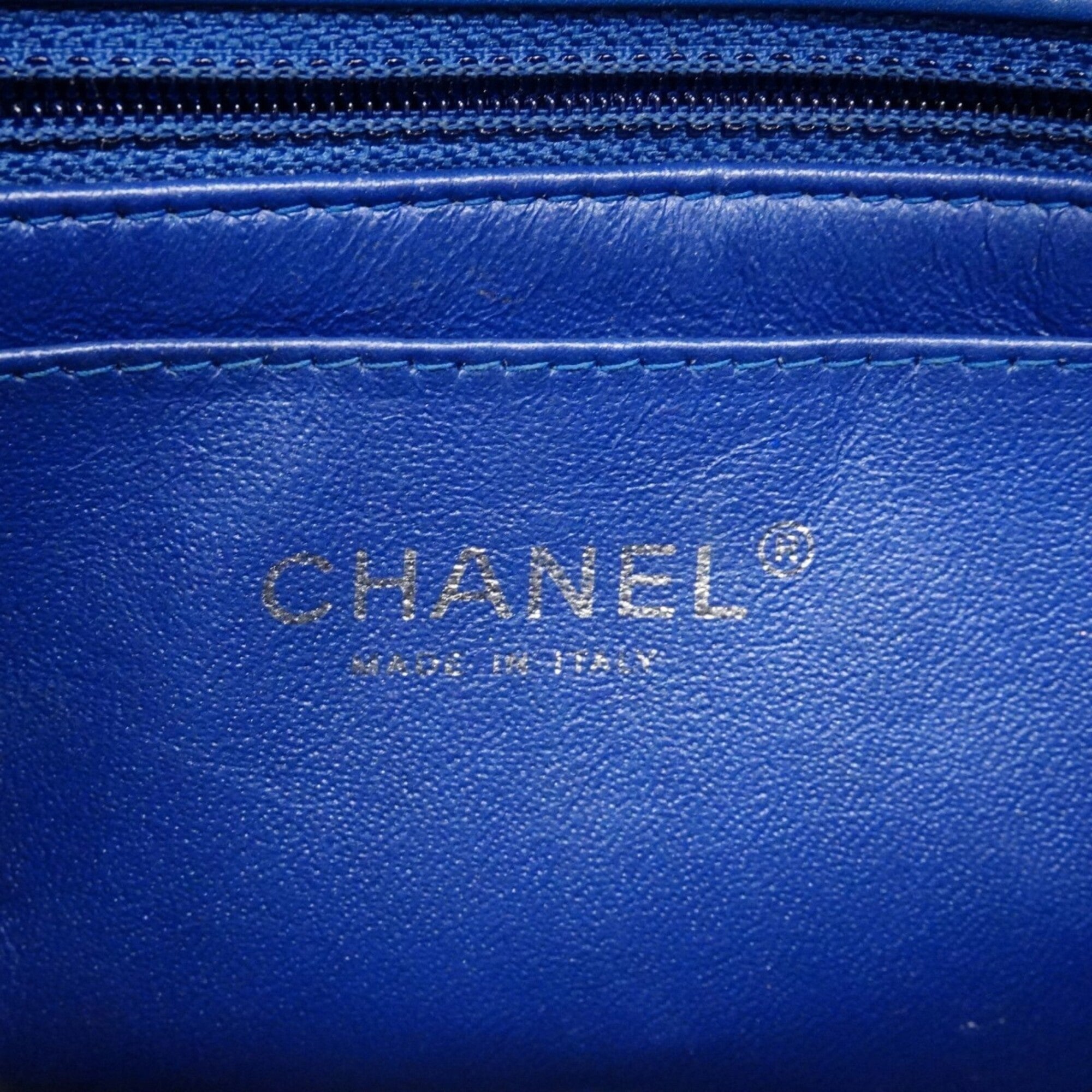 Chanel Blue Gray Patent Leather Shoulder Bag (Pre-Owned)