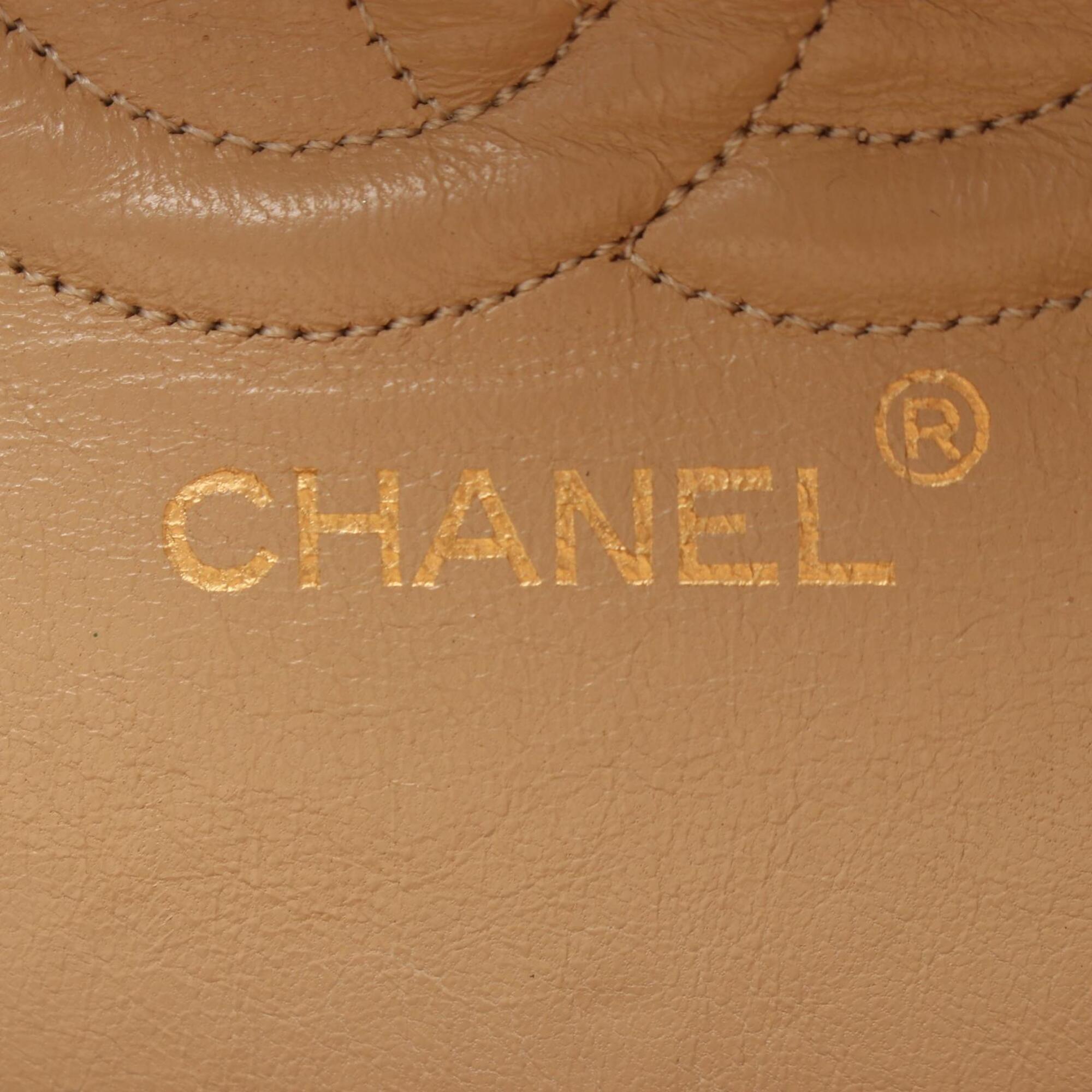 Chanel Beige Leather Handbag Shoulder Bag (Pre-Owned)