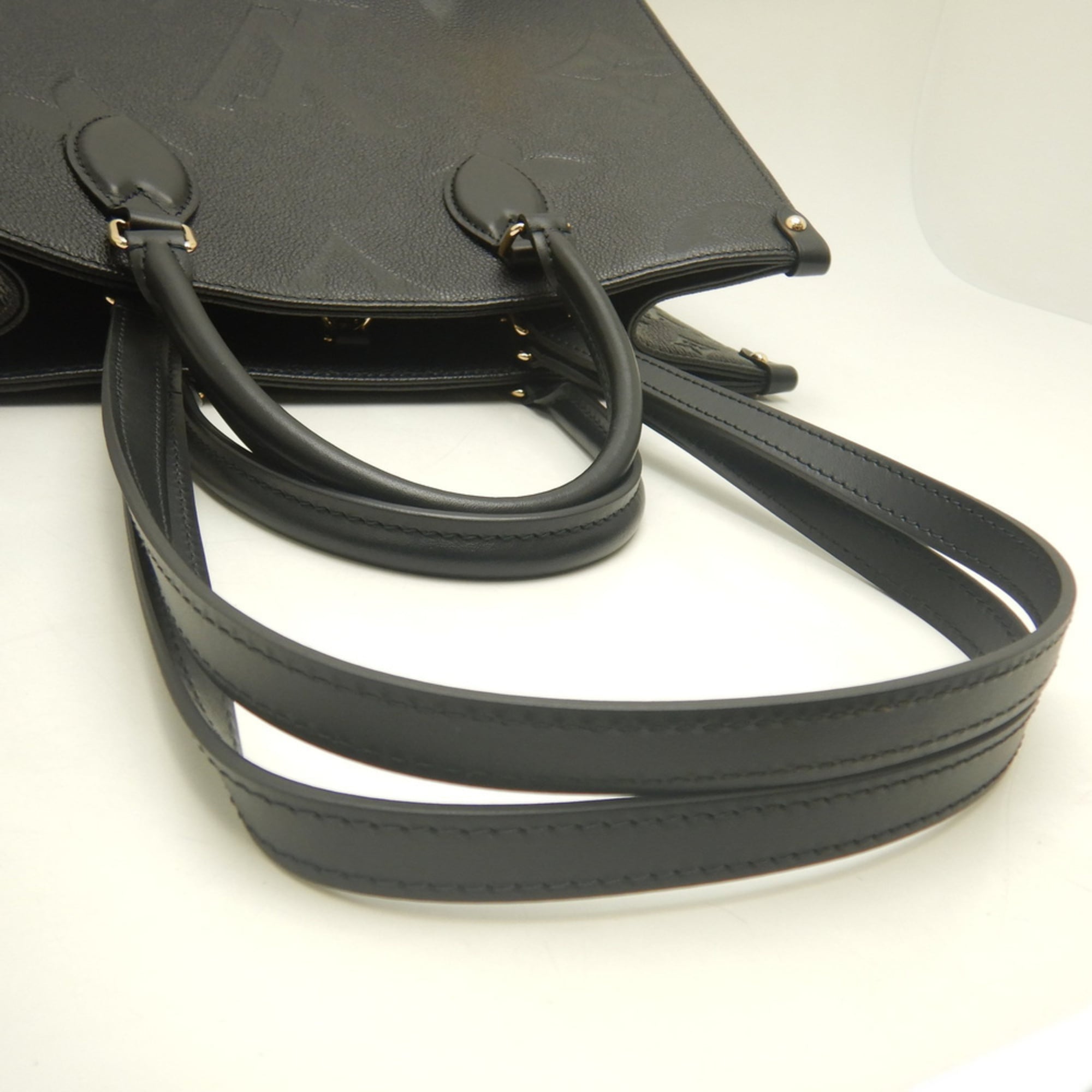 Louis Vuitton Noir Leather Tote Bag (Pre-Owned)