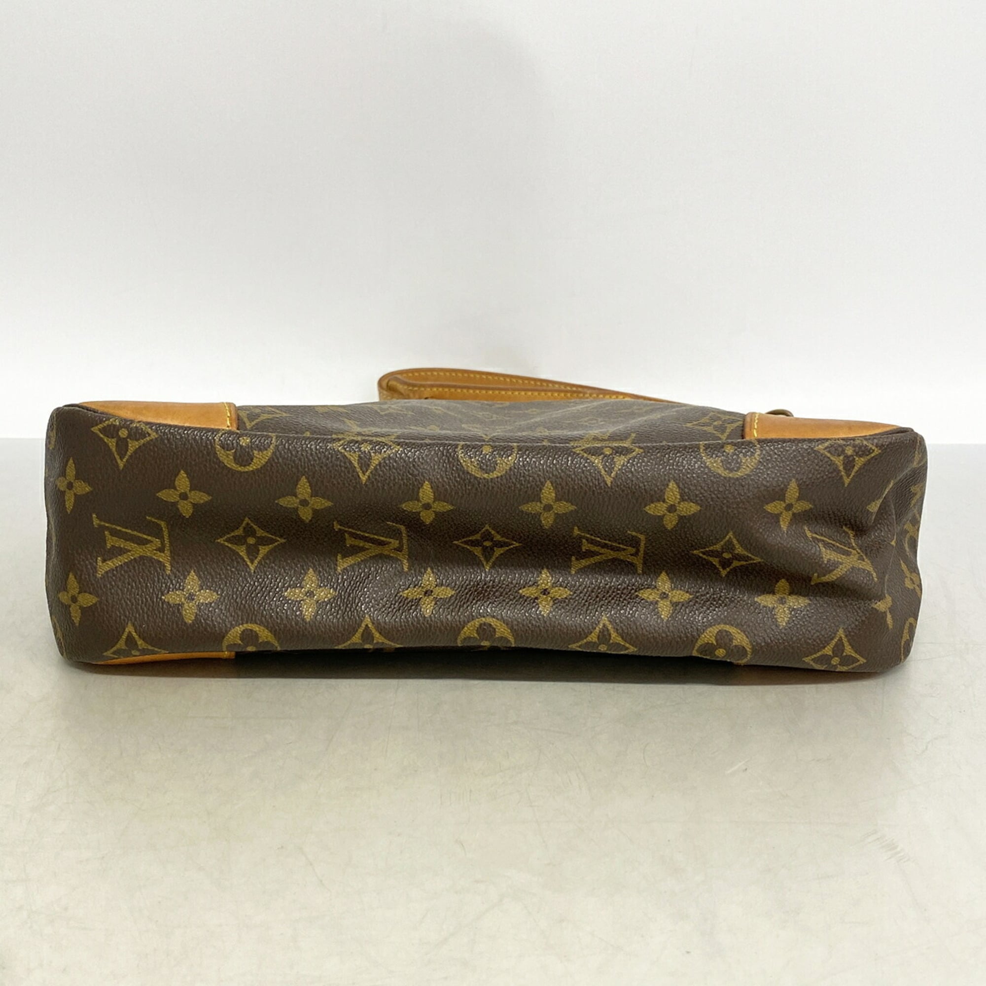 Louis Vuitton Brown Shoulder Bag (Pre-Owned)
