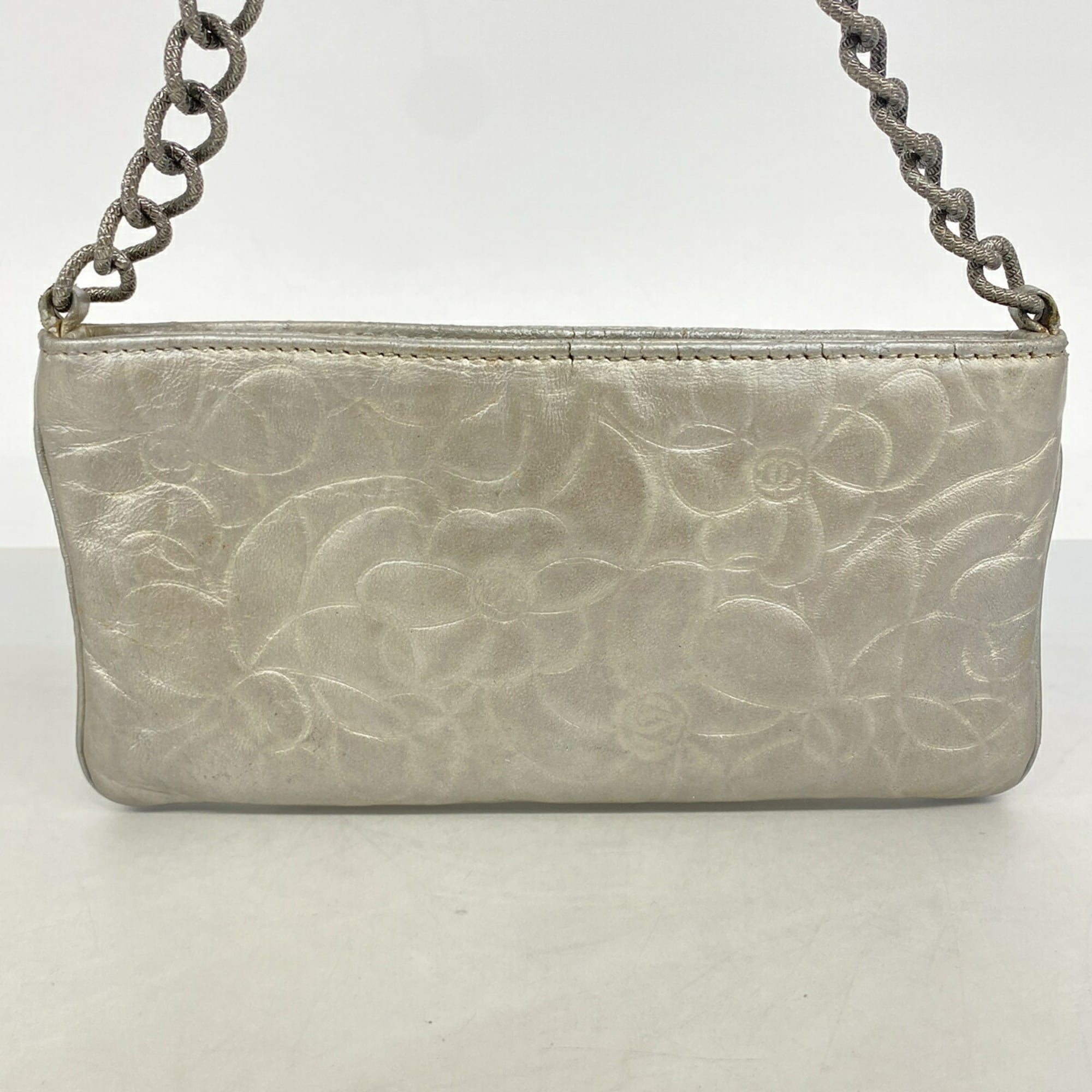 Chanel Silver Leather Pouch (Pre-Owned)