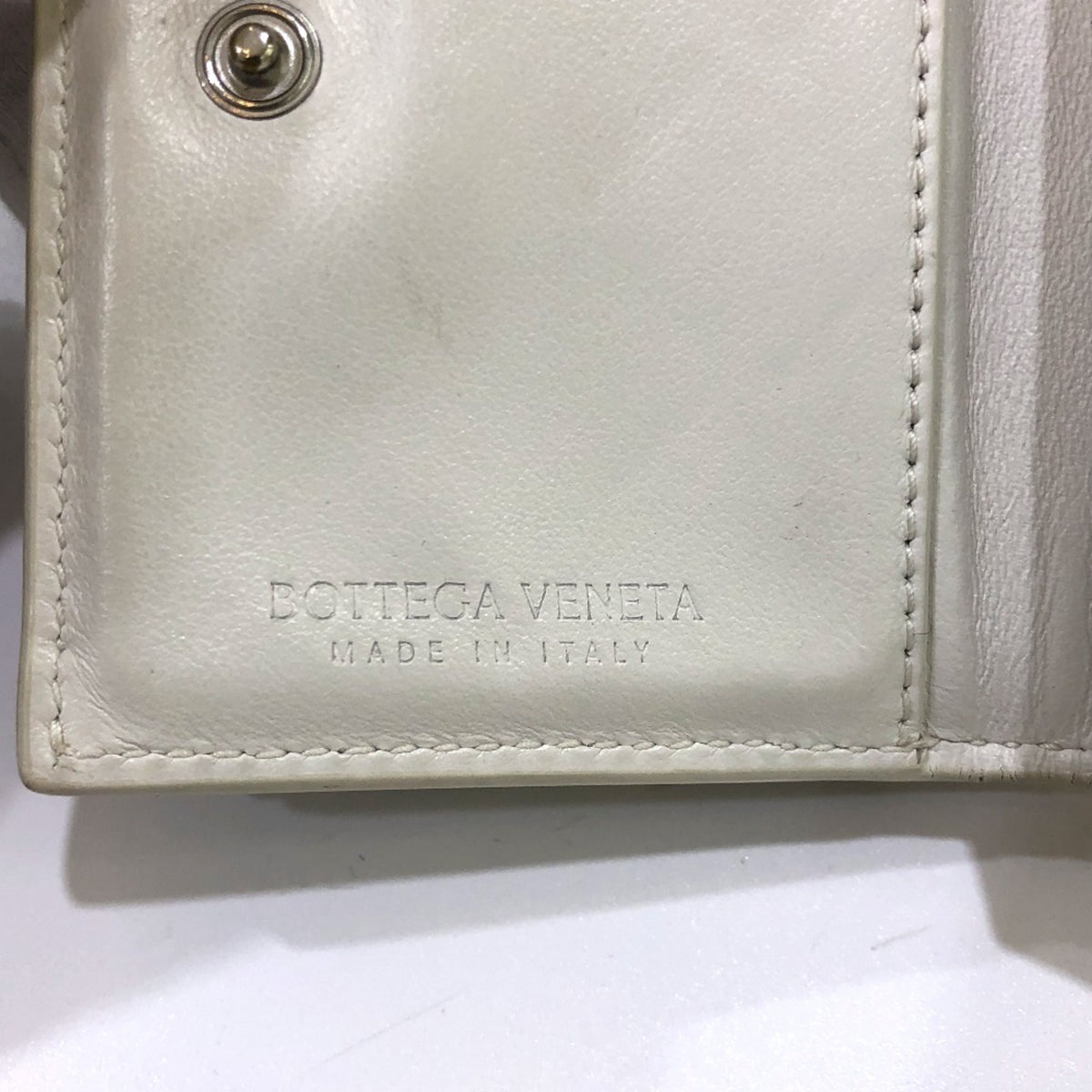 Bottega Veneta White Leather Wallet (Tri-Fold) (Pre-Owned)