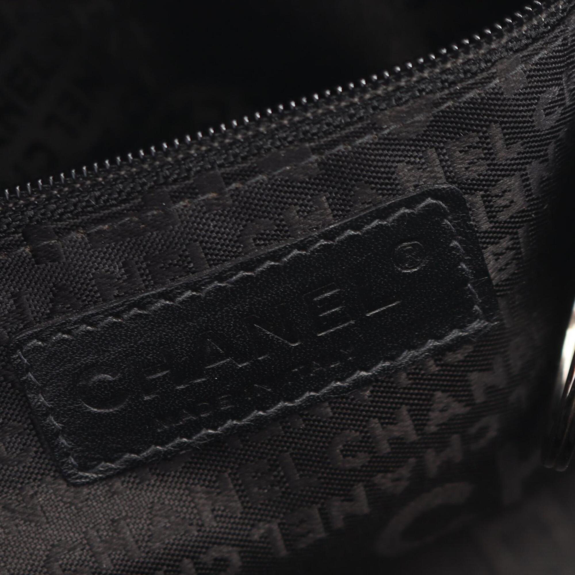 Chanel Black Leather Handbag Shoulder Bag (Pre-Owned)