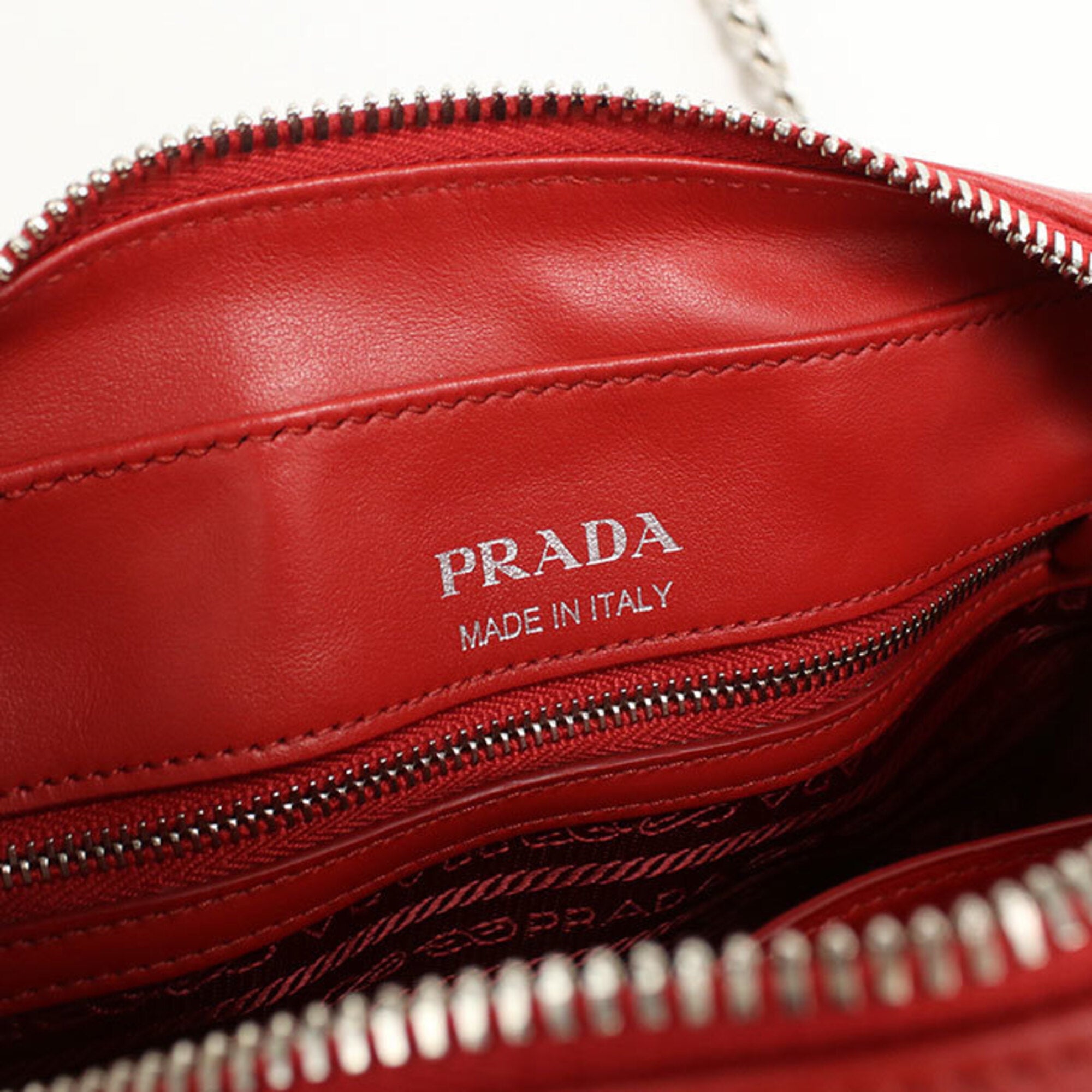 Prada Red Color Leather Shoulder Bag (Pre-Owned)