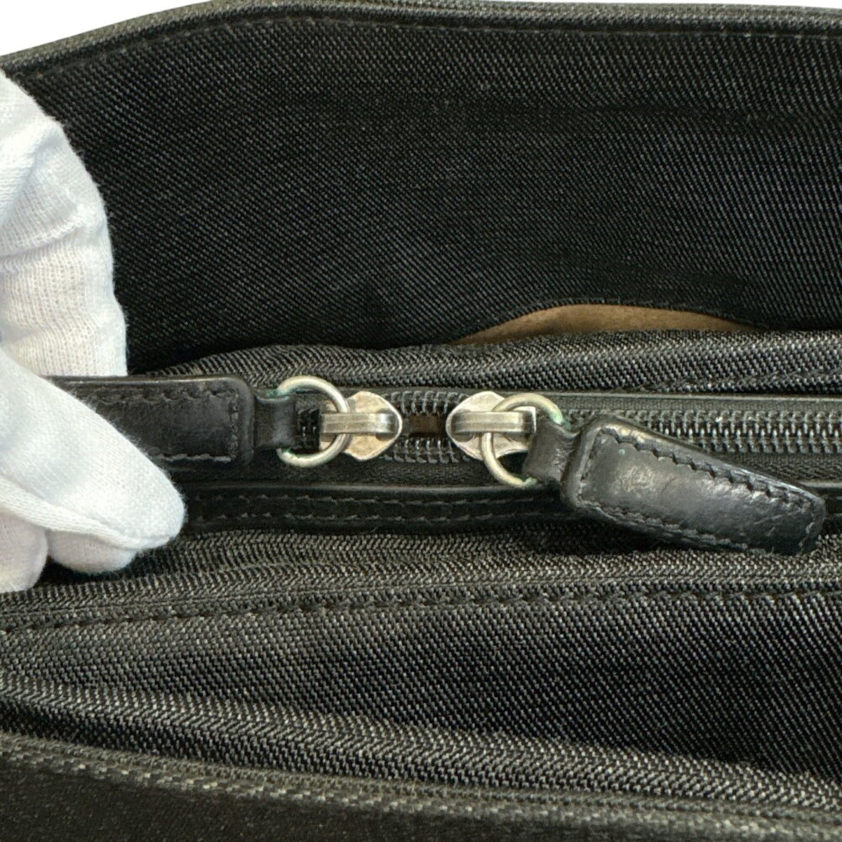 Hunting World Black Canvas Briefcase Shoulder Bag (Pre-Owned)