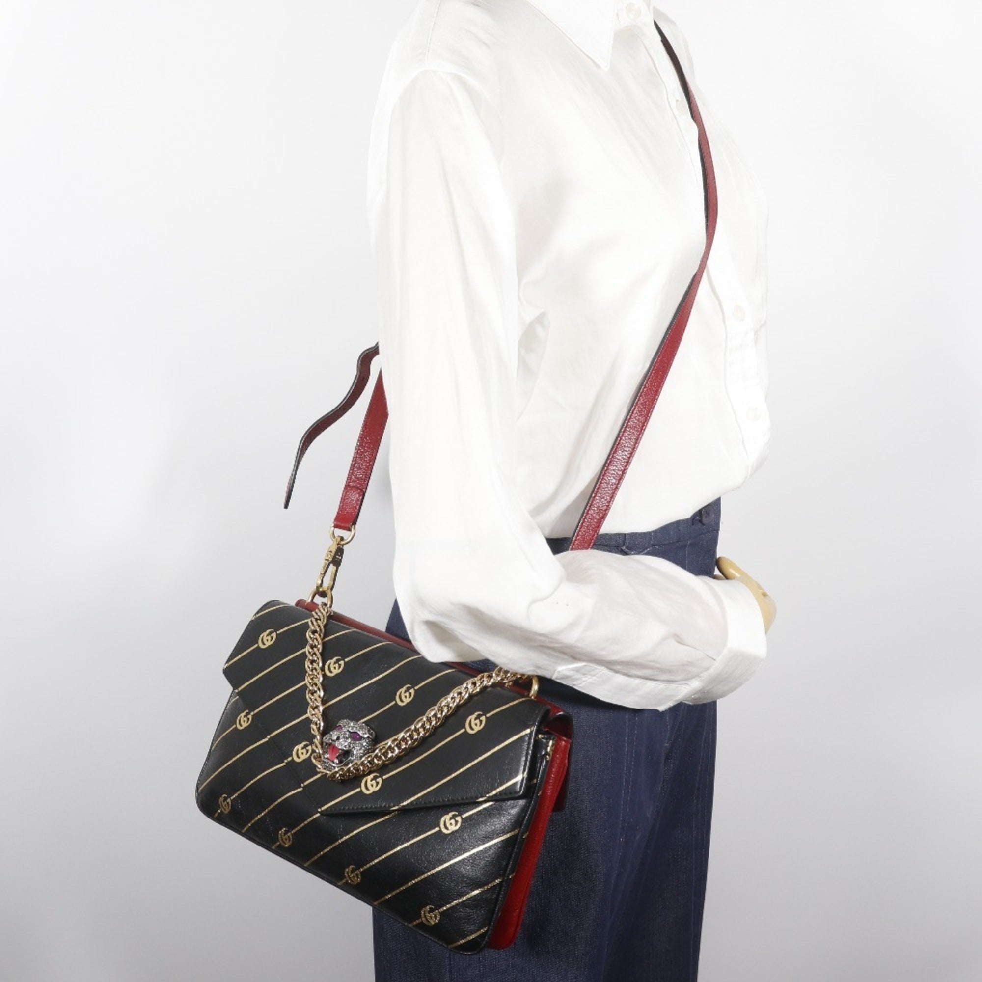 Gucci Black Red Color Leather Shoulder Bag (Pre-Owned)