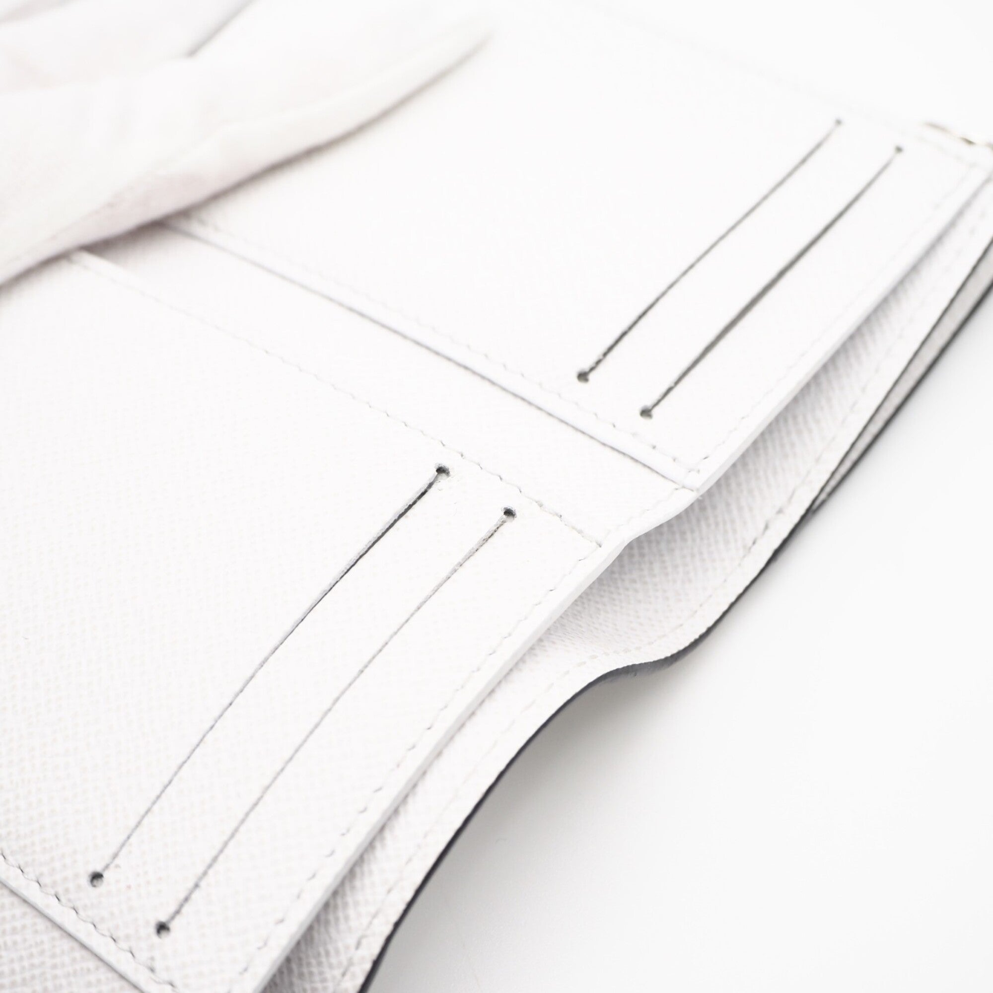 Louis Vuitton Taigarama Gray White Coated Canvas Leather Wallet (Tri-Fold) (Pre-Owned)