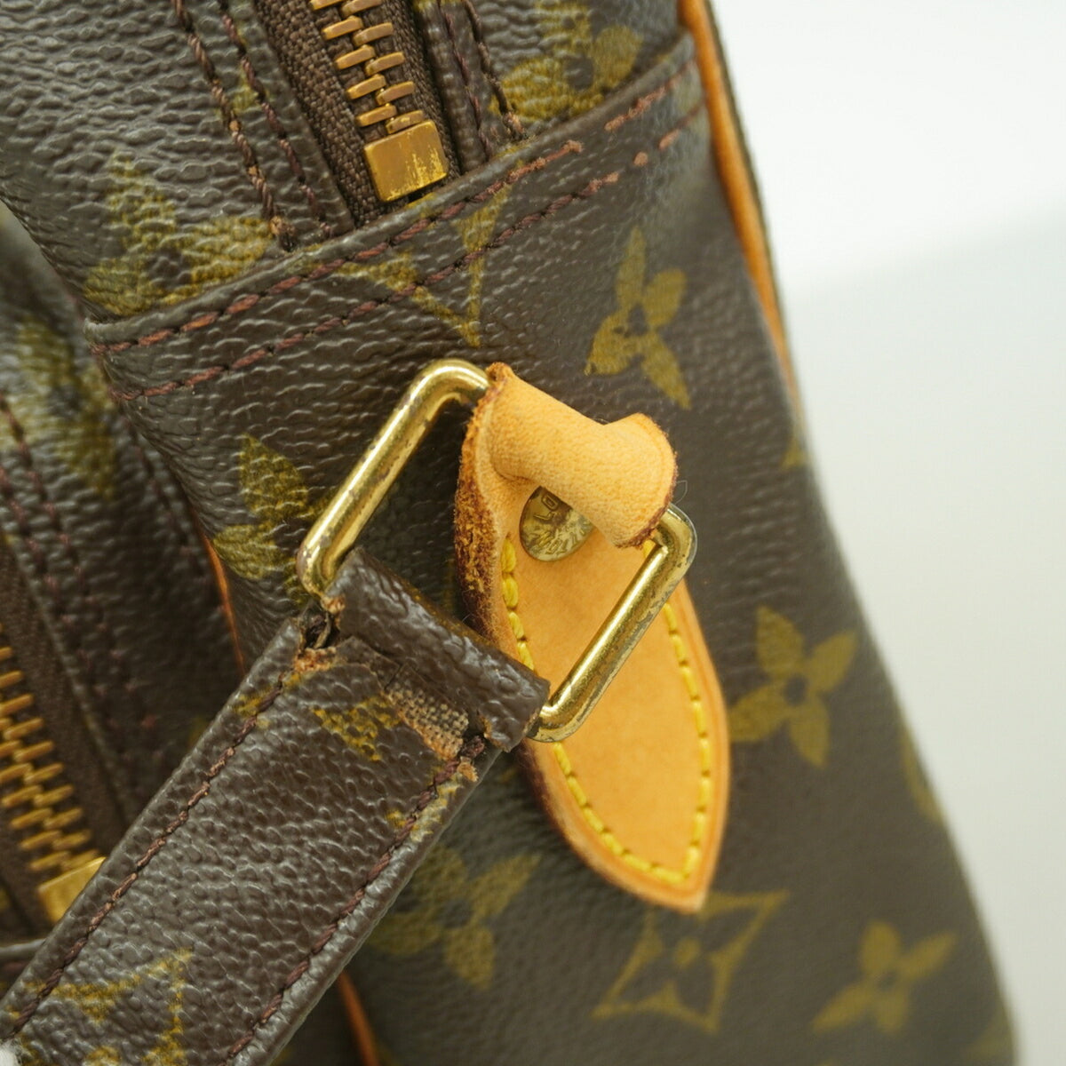 Louis Vuitton Brown Shoulder Bag (Pre-Owned)