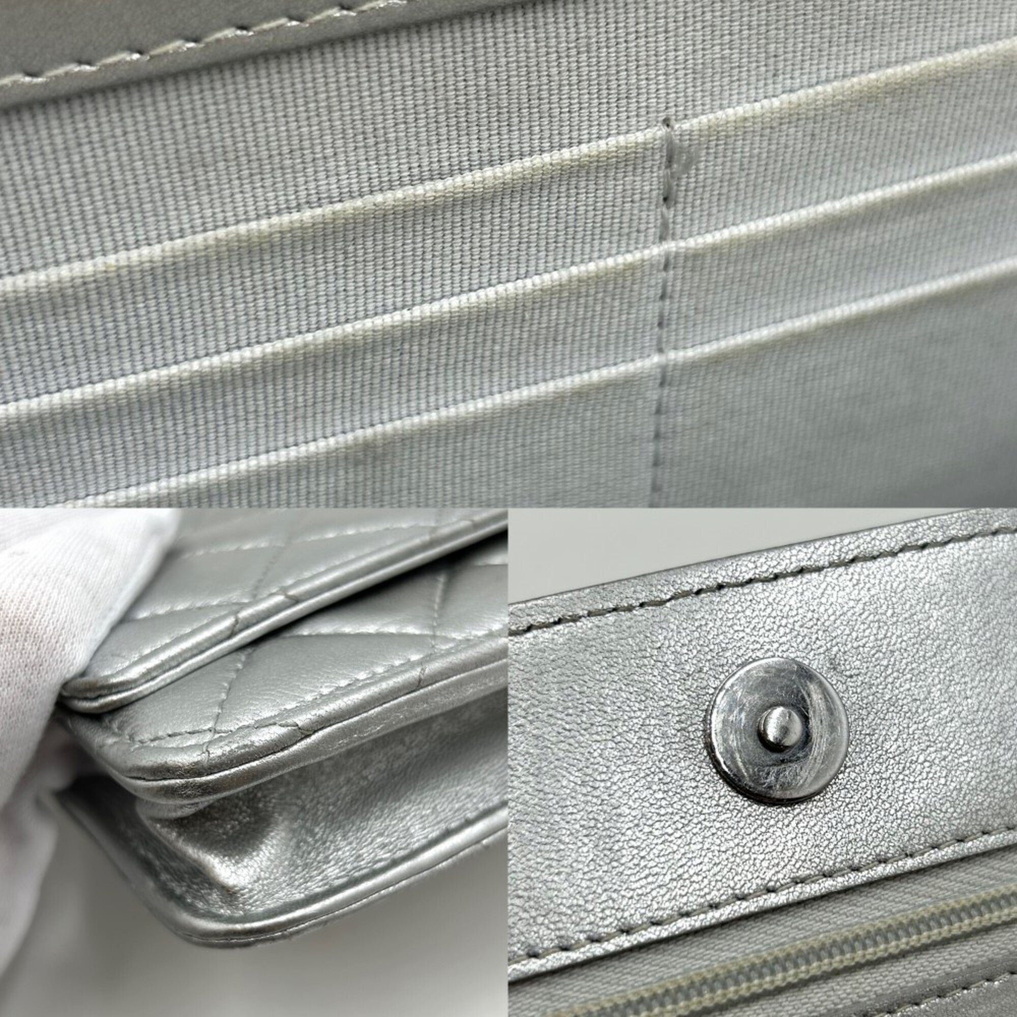 Chanel Matelasse Silver Leather Shoulder Bag (Pre-Owned)