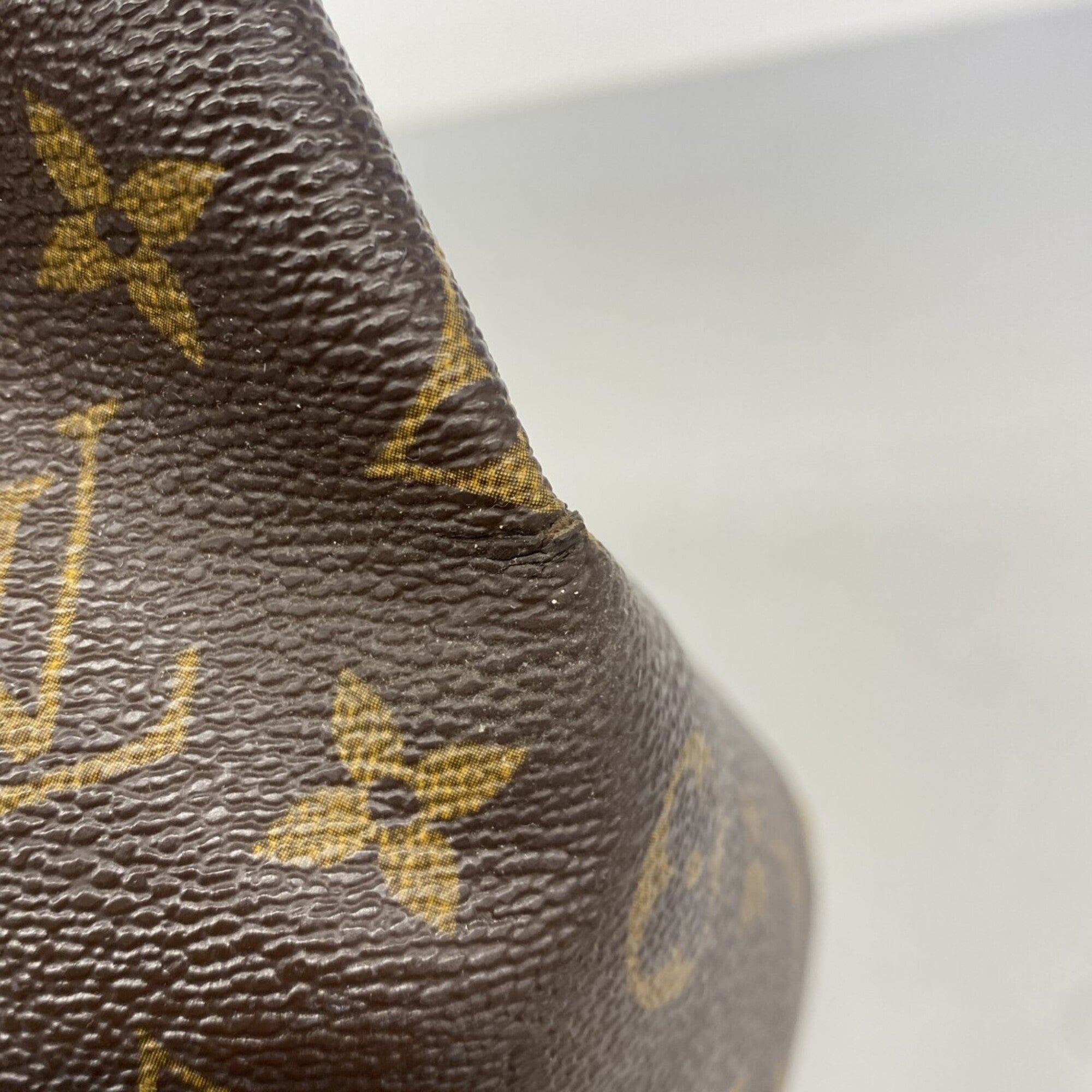 Louis Vuitton Brown Handbag (Pre-Owned)