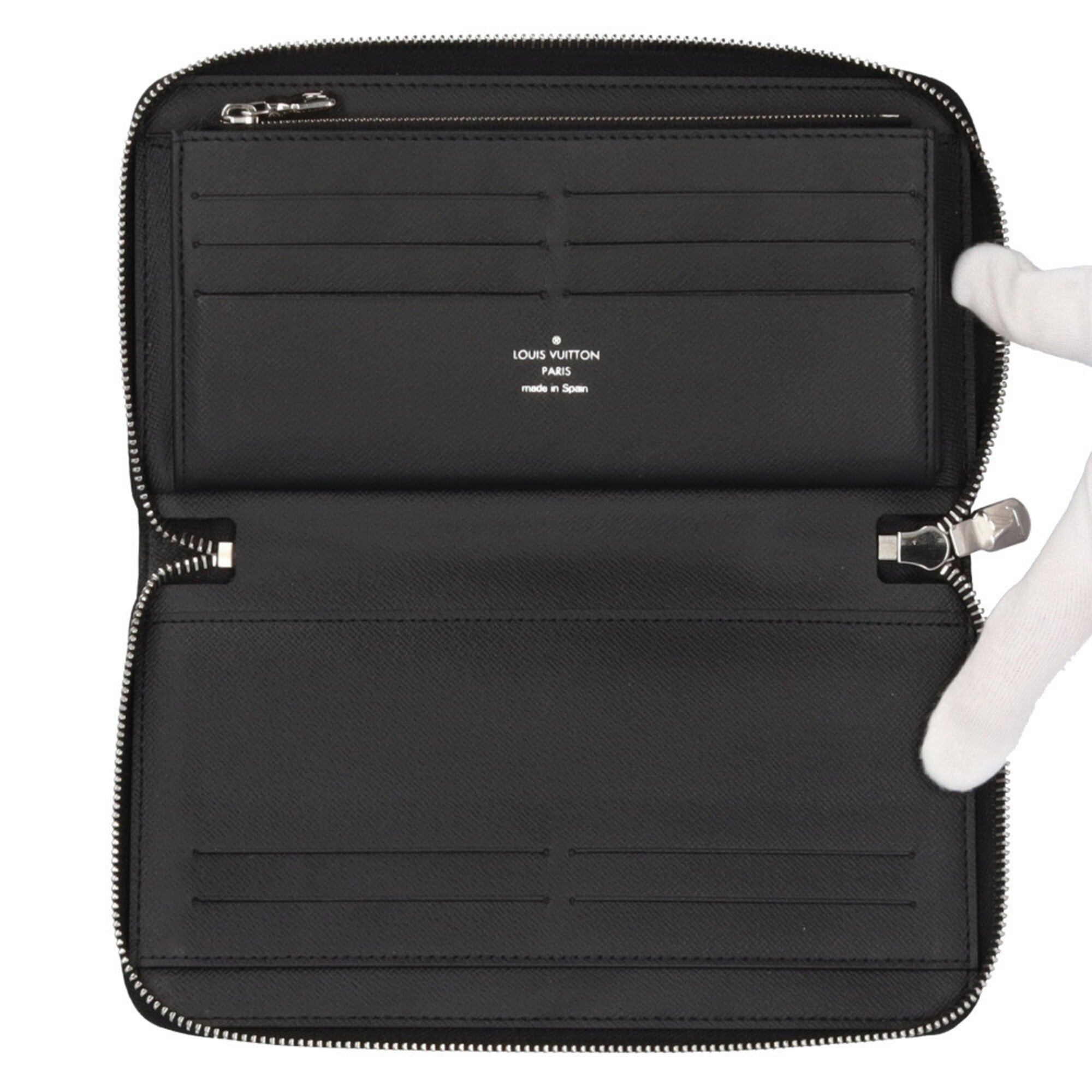 Louis Vuitton Black Or Taiga Leather Coin Purse/Coin Case (Pre-Owned)