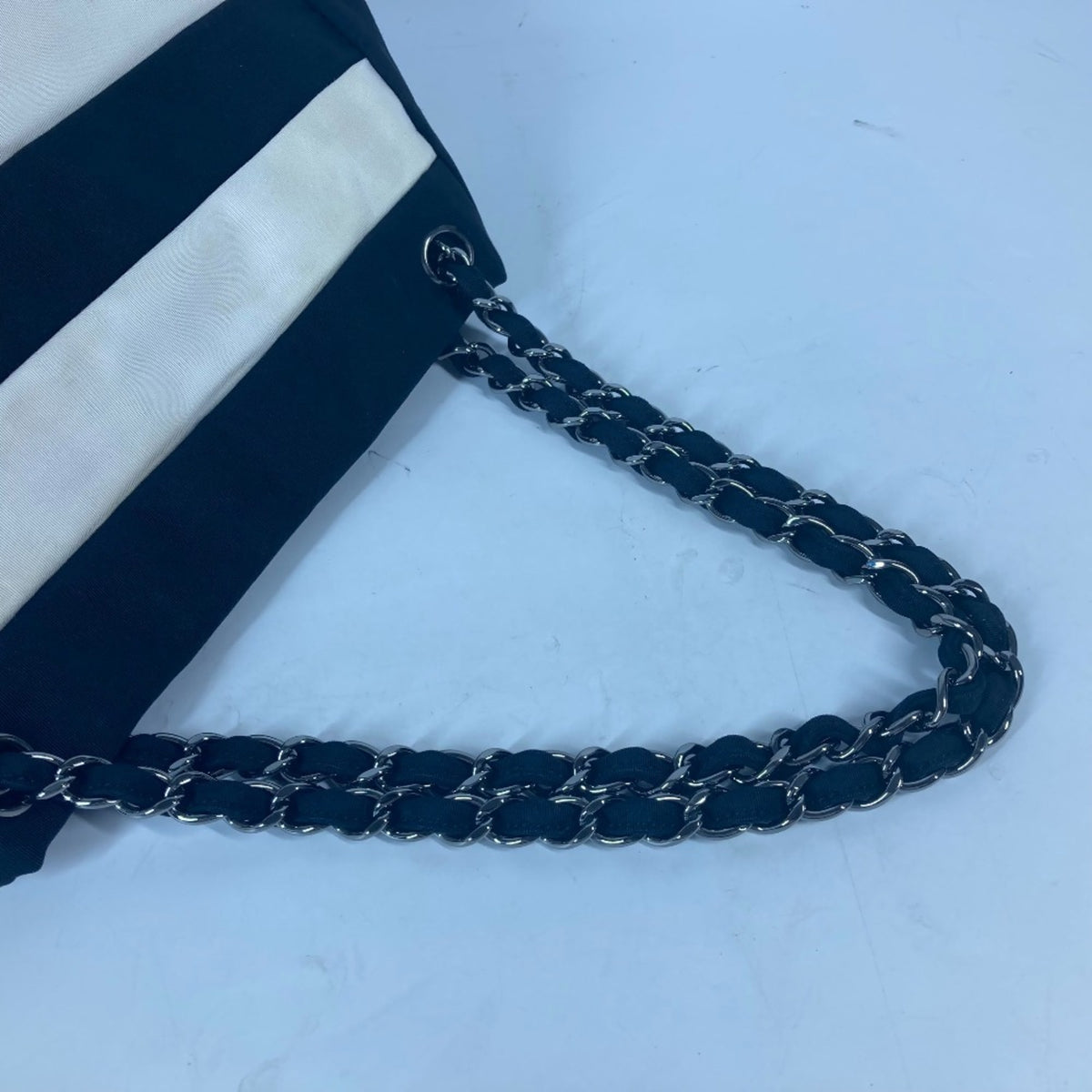 Chanel Black White Nylon Canvas Shoulder Bag (Pre-Owned)