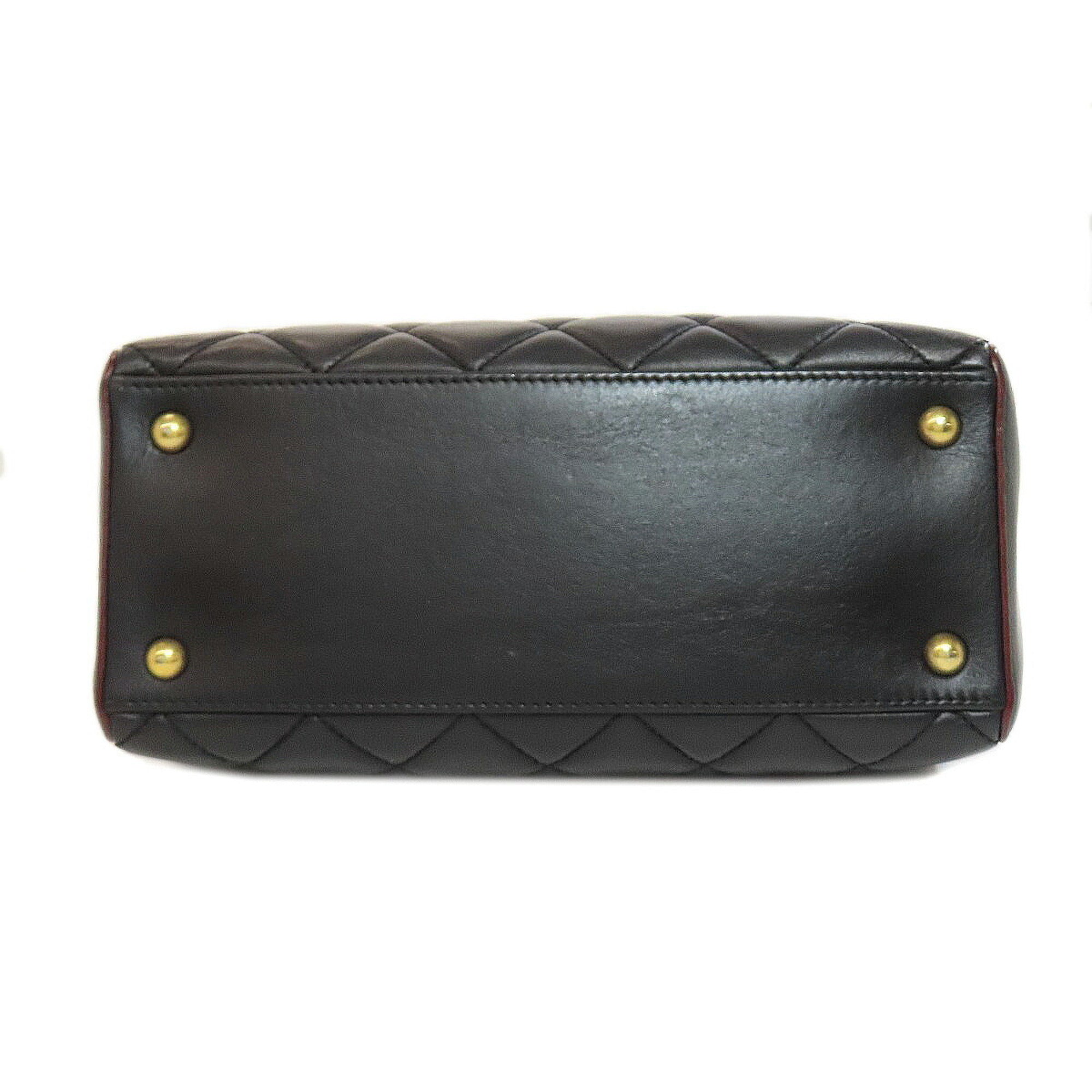 Chanel Matelasse Black Leather Shoulder Bag (Pre-Owned)