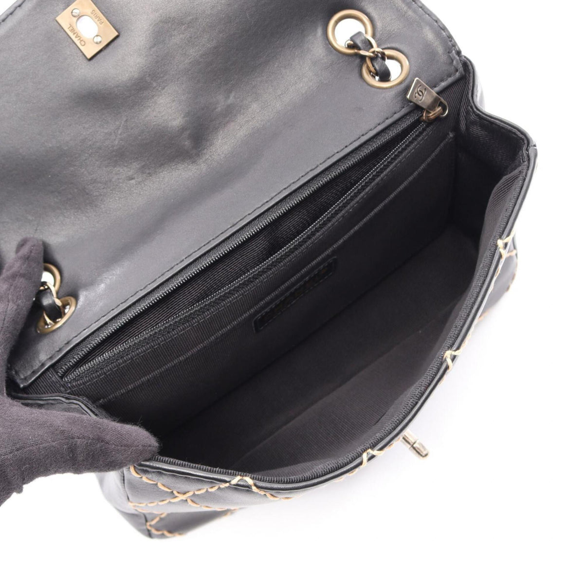 Chanel Wild Stitch Black Leather Handbag Shoulder Bag (Pre-Owned)