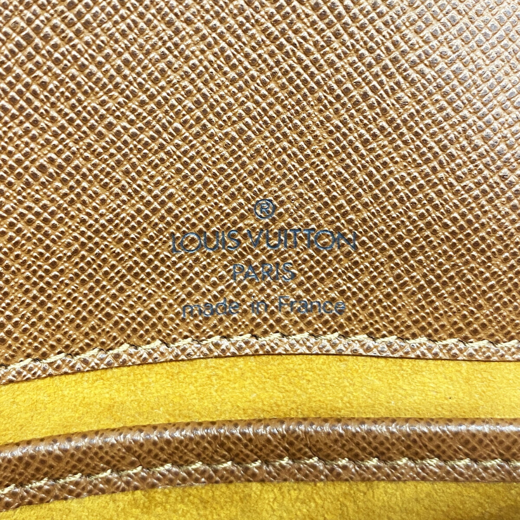 Louis Vuitton Brown Shoulder Bag (Pre-Owned)