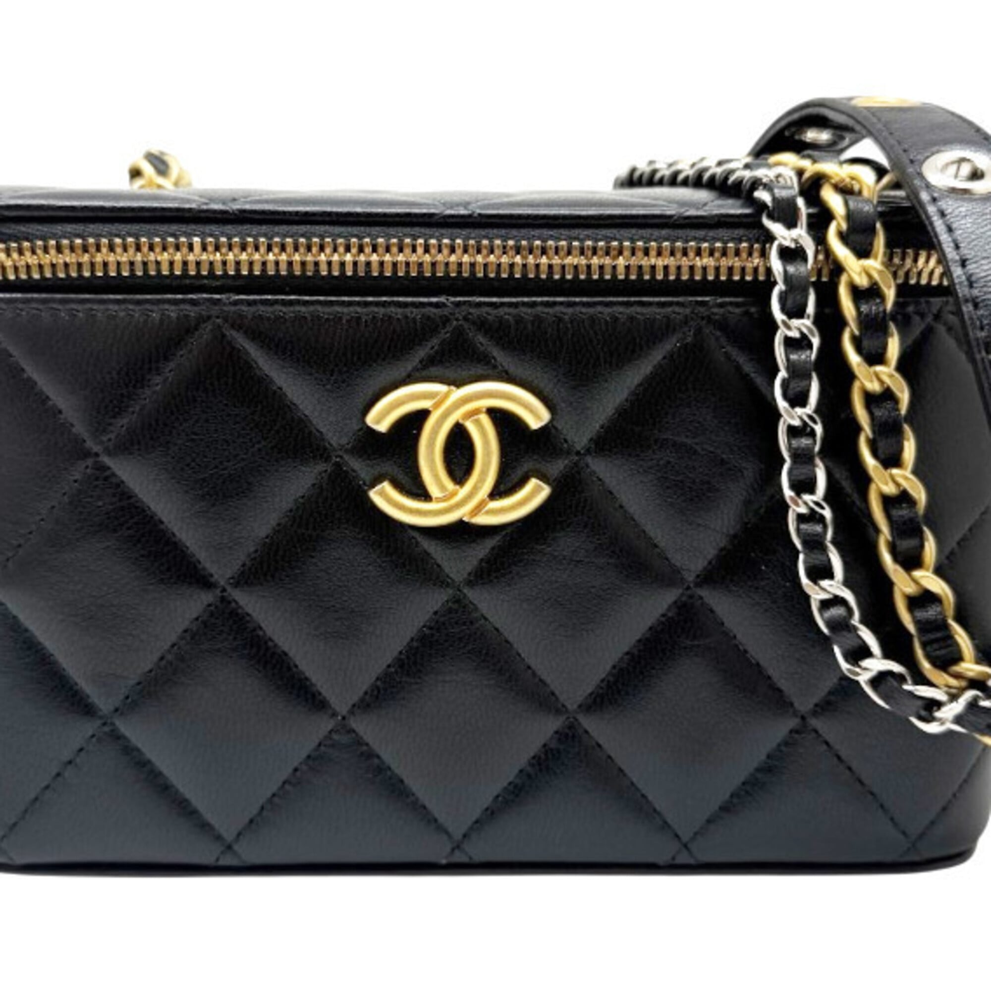 Chanel Black Leather Shoulder Bag (Pre-Owned)