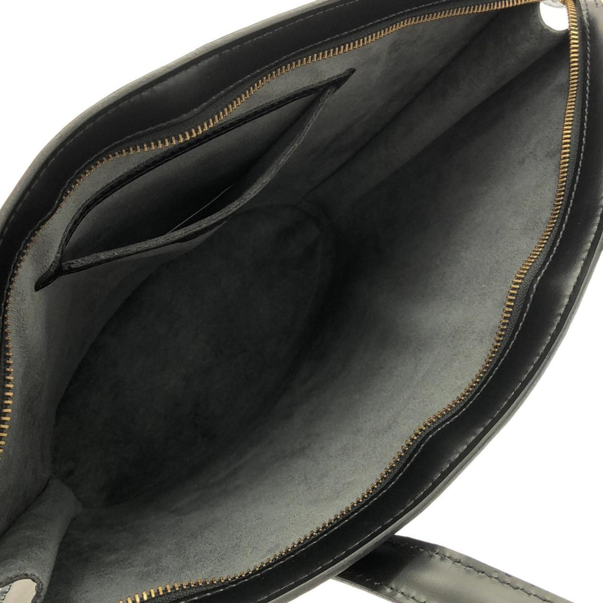 Louis Vuitton Black Leather Handbag (Pre-Owned)