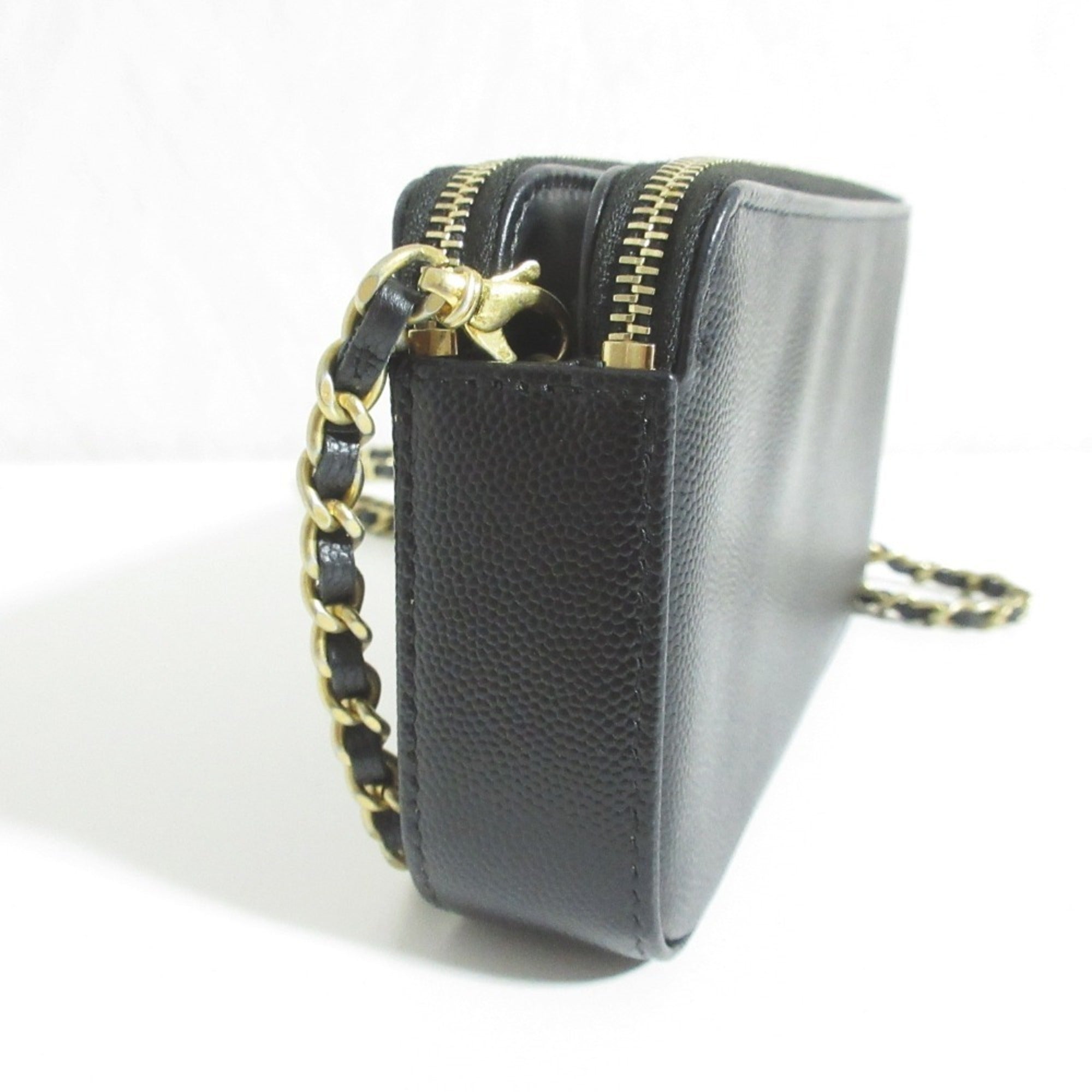 Chanel Black Grained Calfskin Shoulder Bag (Pre-Owned)