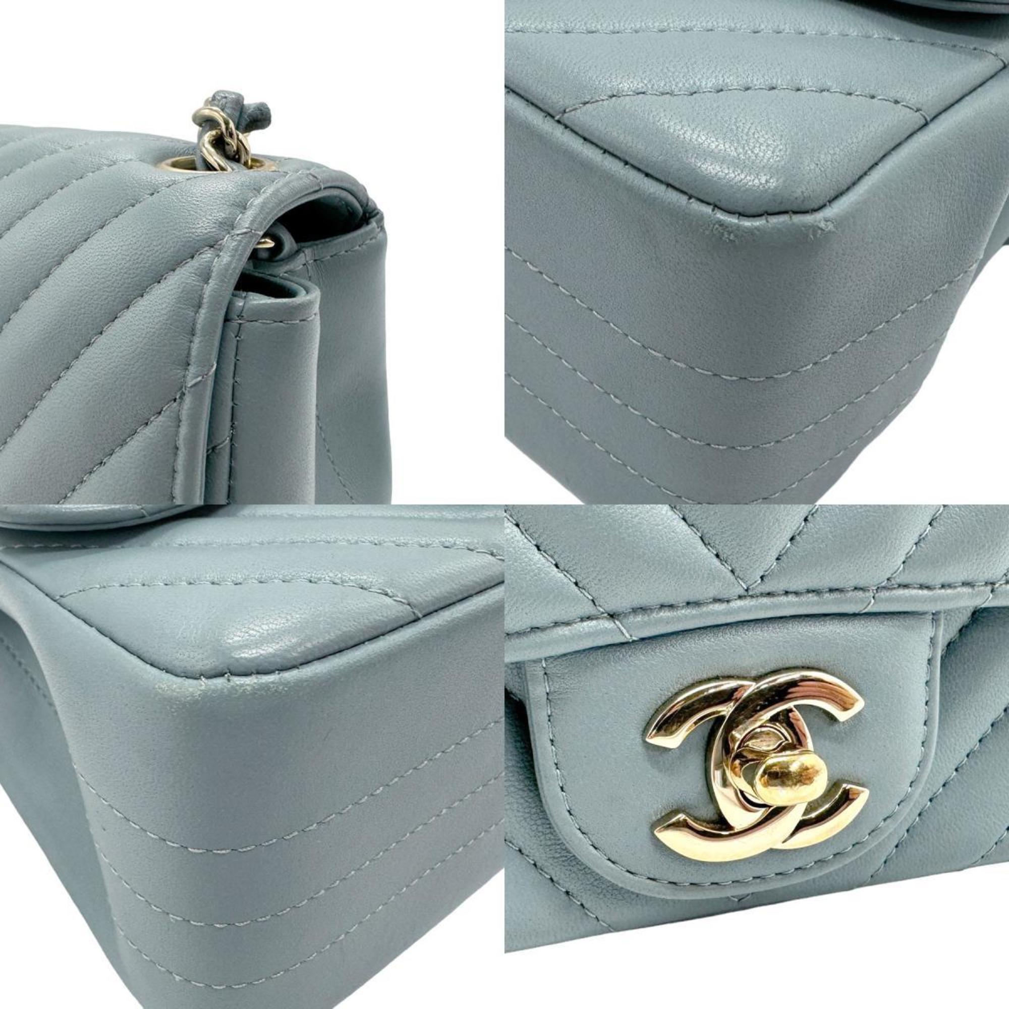 Chanel Blue Shoulder Bag (Pre-Owned)