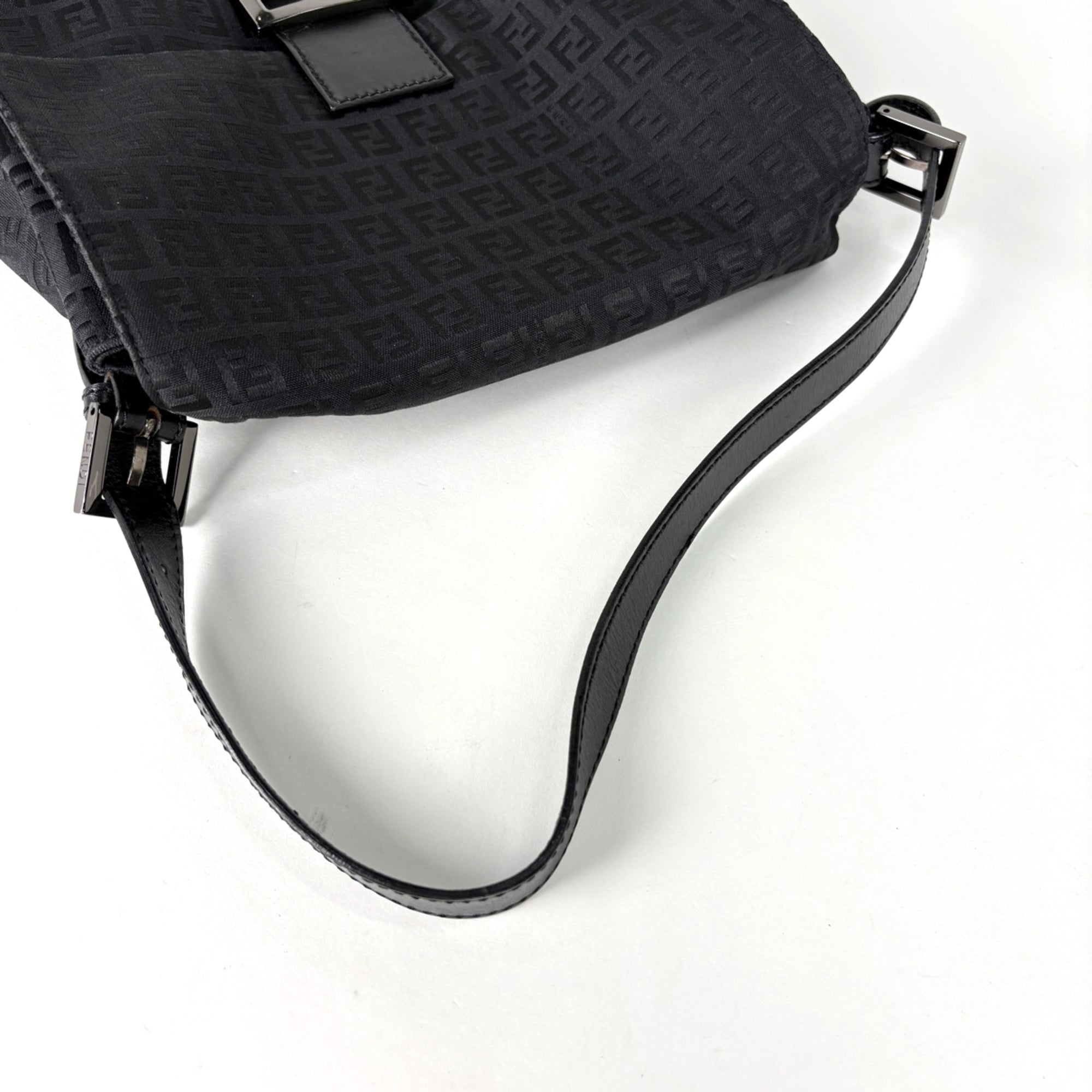 Fendi Zucchino Black Canvas Leather Shoulder Bag (Pre-Owned)