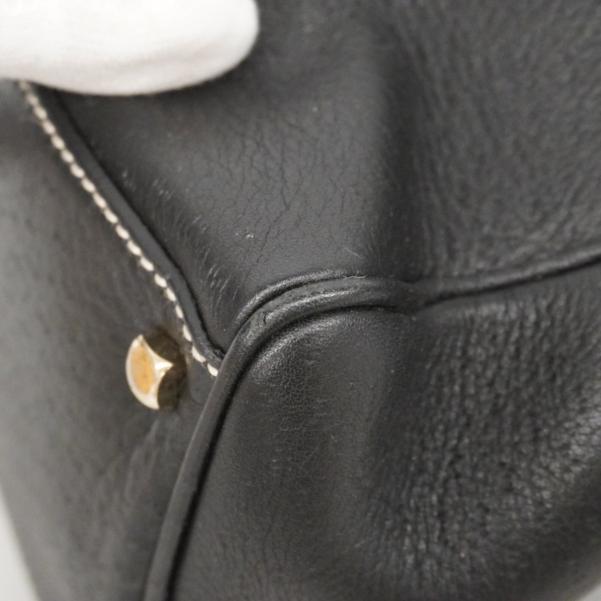 Salvatore Ferragamo Black Leather Handbag (Pre-Owned)