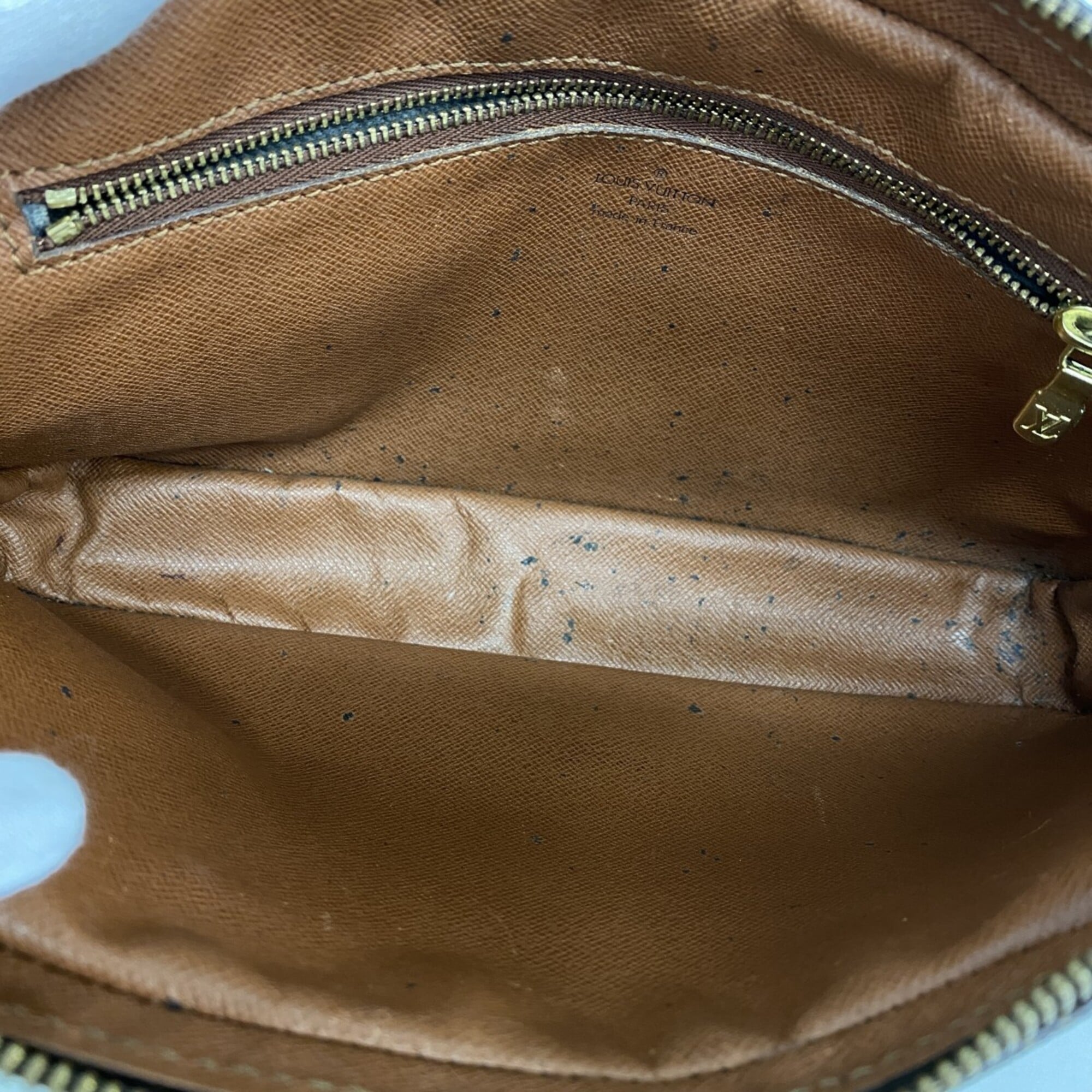 Louis Vuitton Brown Clutch Bag (Pre-Owned)