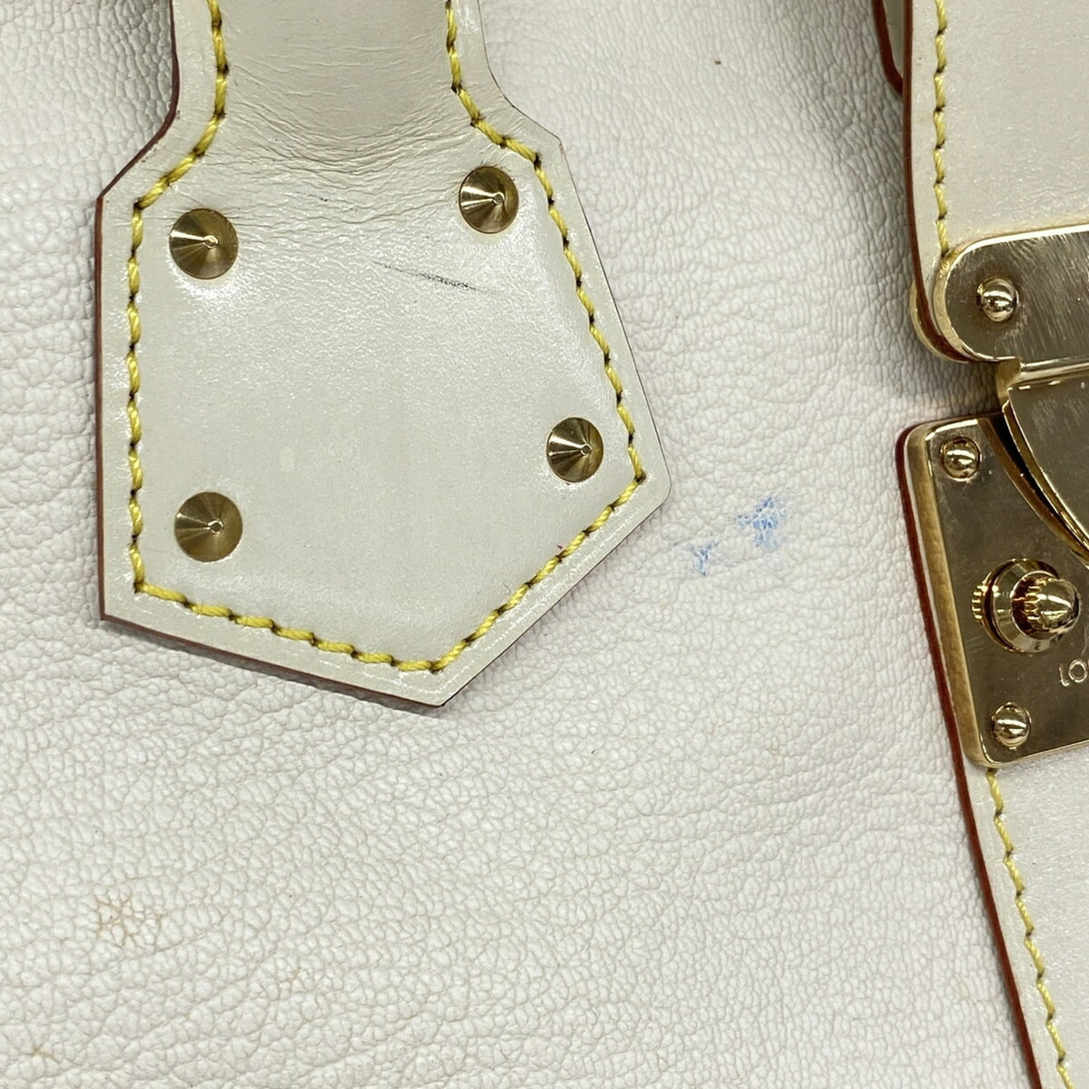 Louis Vuitton Blanc Handbag (Pre-Owned)