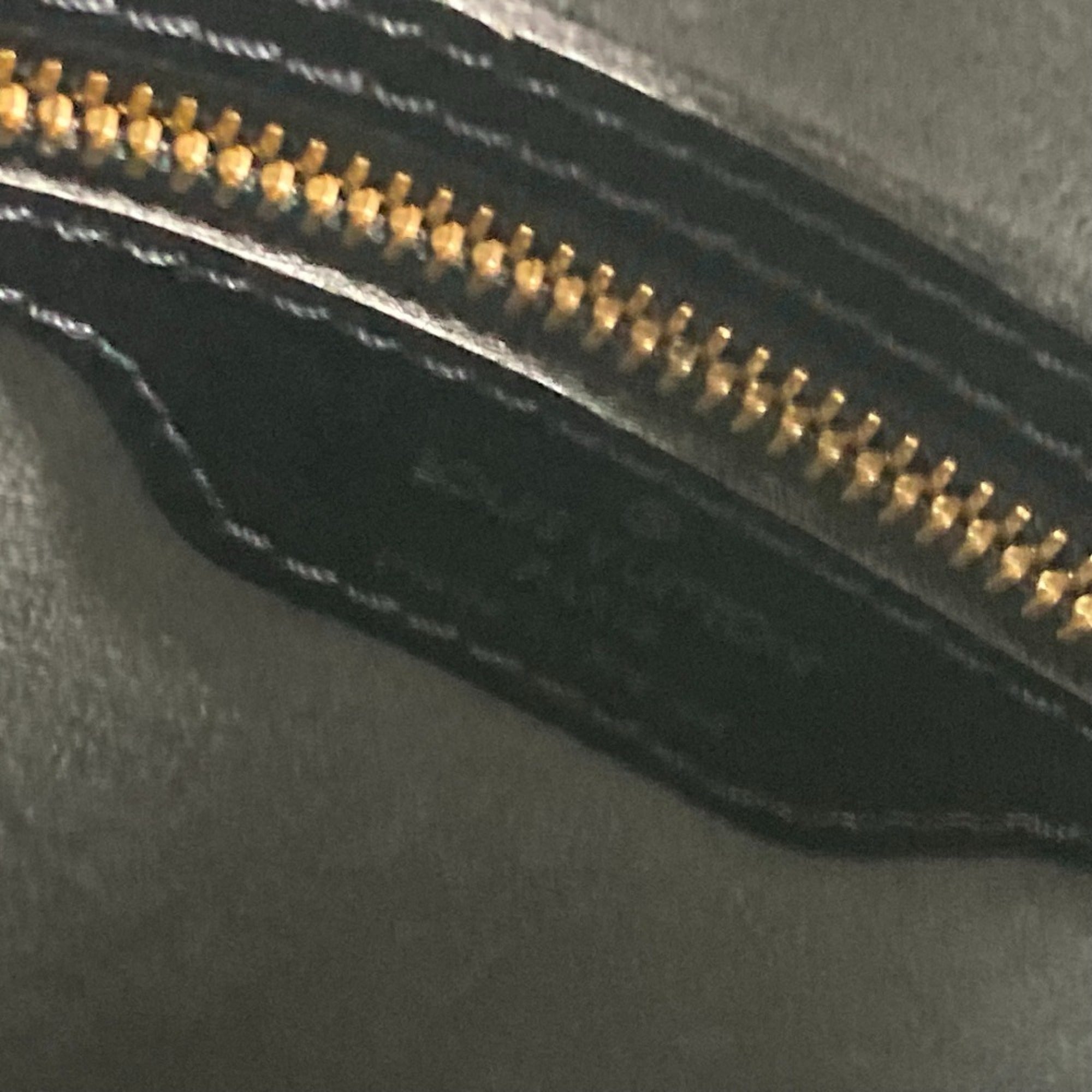 Louis Vuitton Epi Black Noir Epi Leather Shoulder Bag (Pre-Owned)