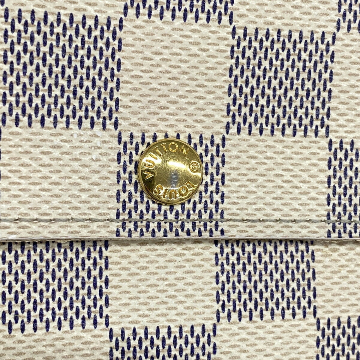 Louis Vuitton White Long Wallet (Bi-Fold) (Pre-Owned)