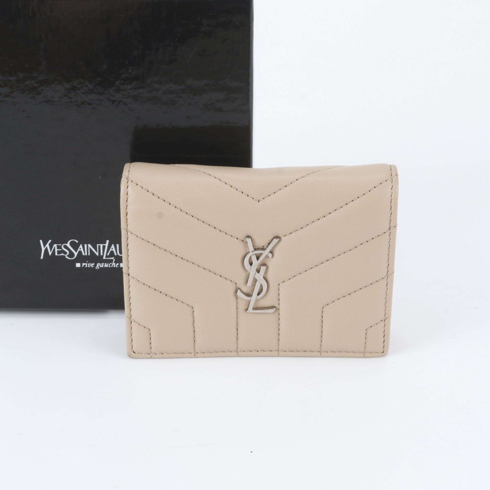 Yves Saint Laurent Beige Leather Wallet (Bi-Fold) (Pre-Owned)
