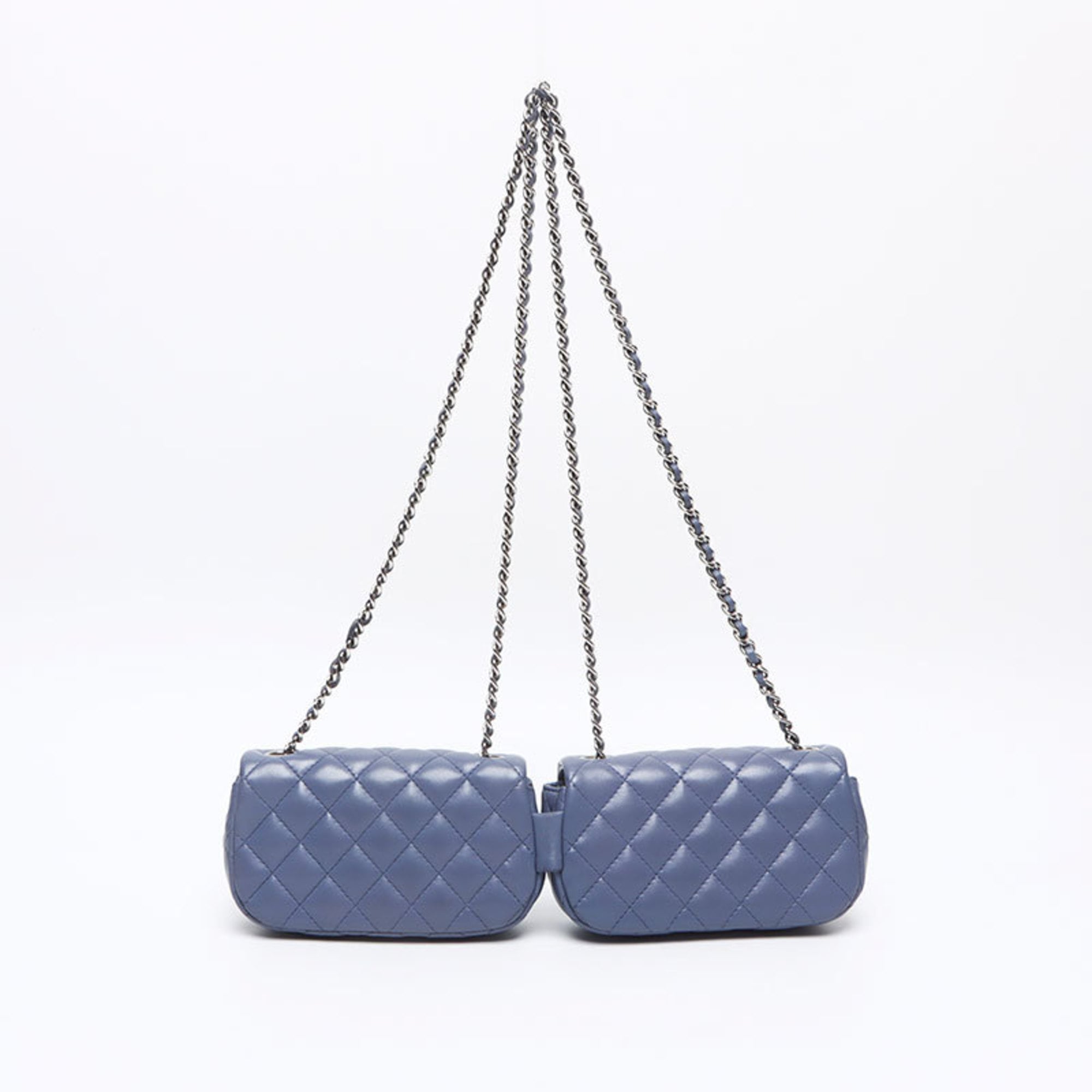 Chanel Blue Leather Shoulder Bag (Pre-Owned)