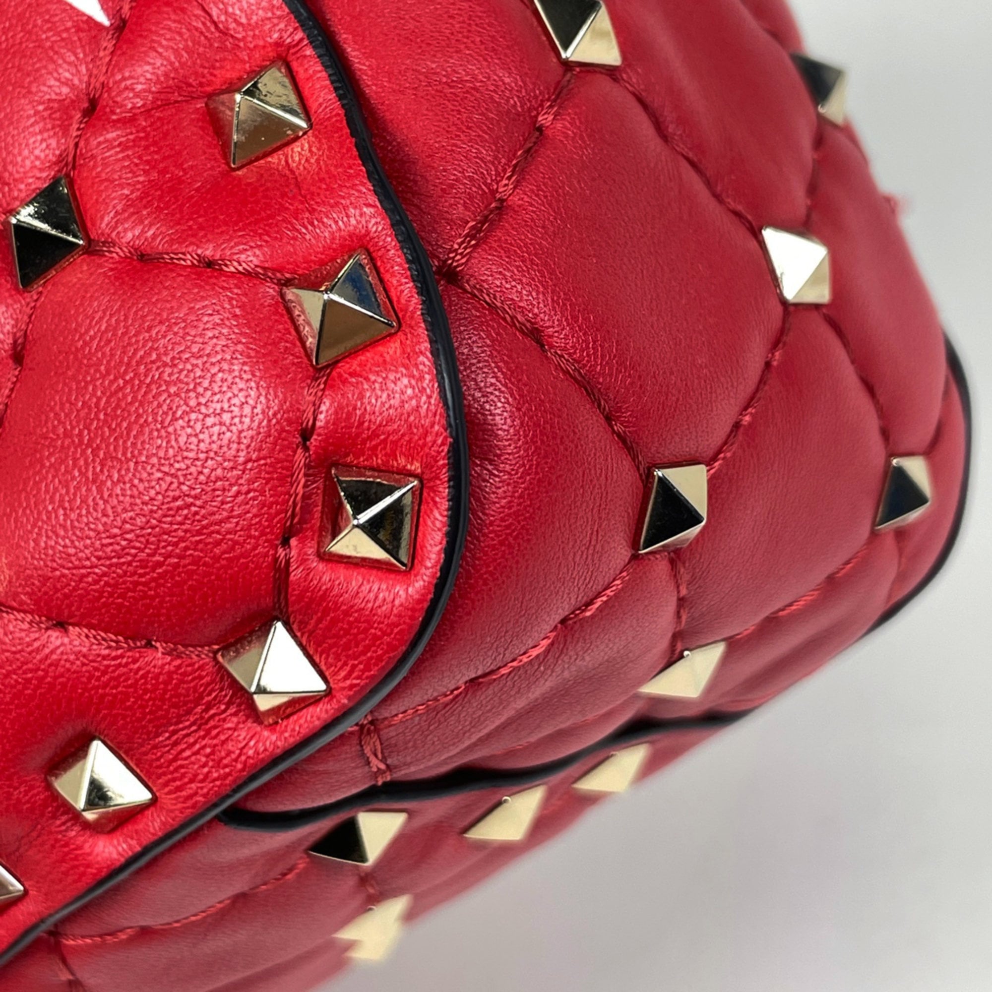 Valentino Garavani Red Color Leather Handbag Shoulder Bag (Pre-Owned)